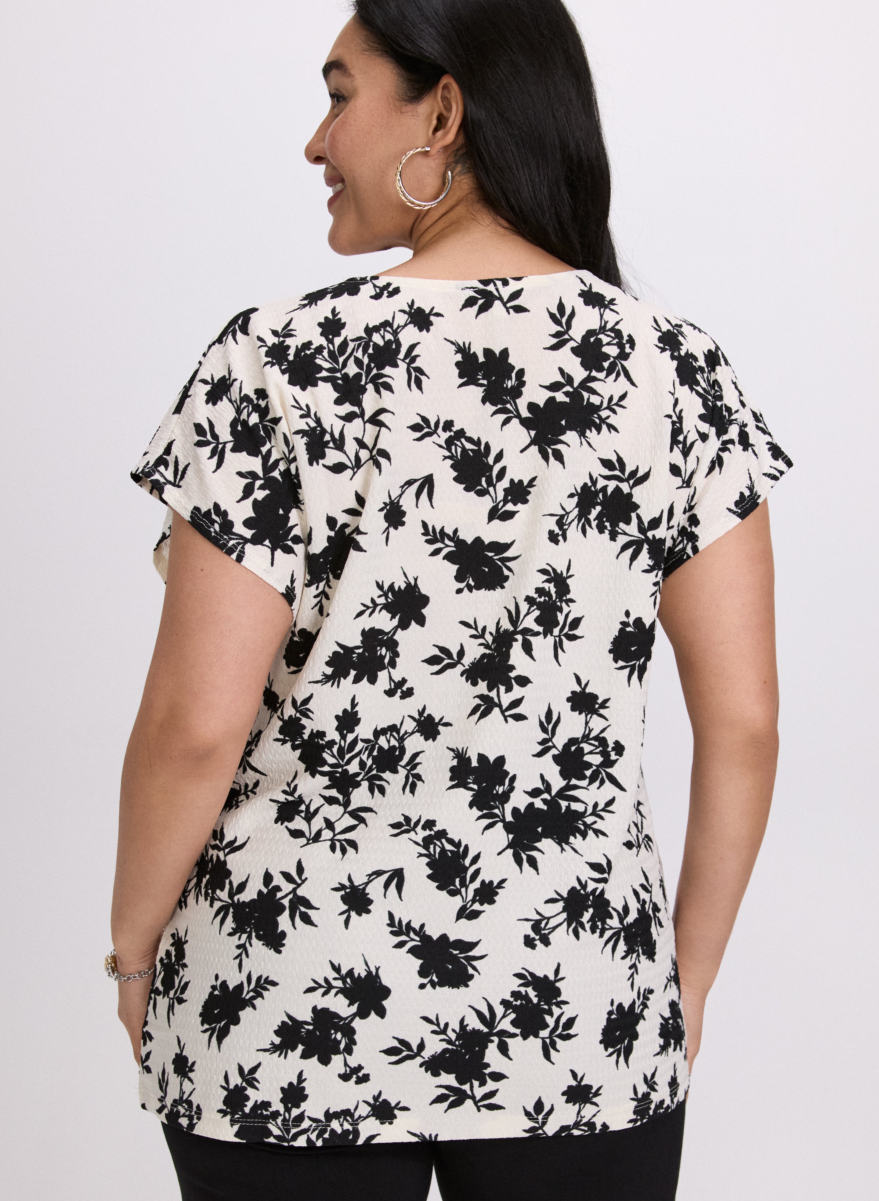 Floral Bubble Knit Top for Women - Trendy Short Sleeve Blouse for Spring & Summer Outfits | Perfect for Casual Wear, Dates & Office