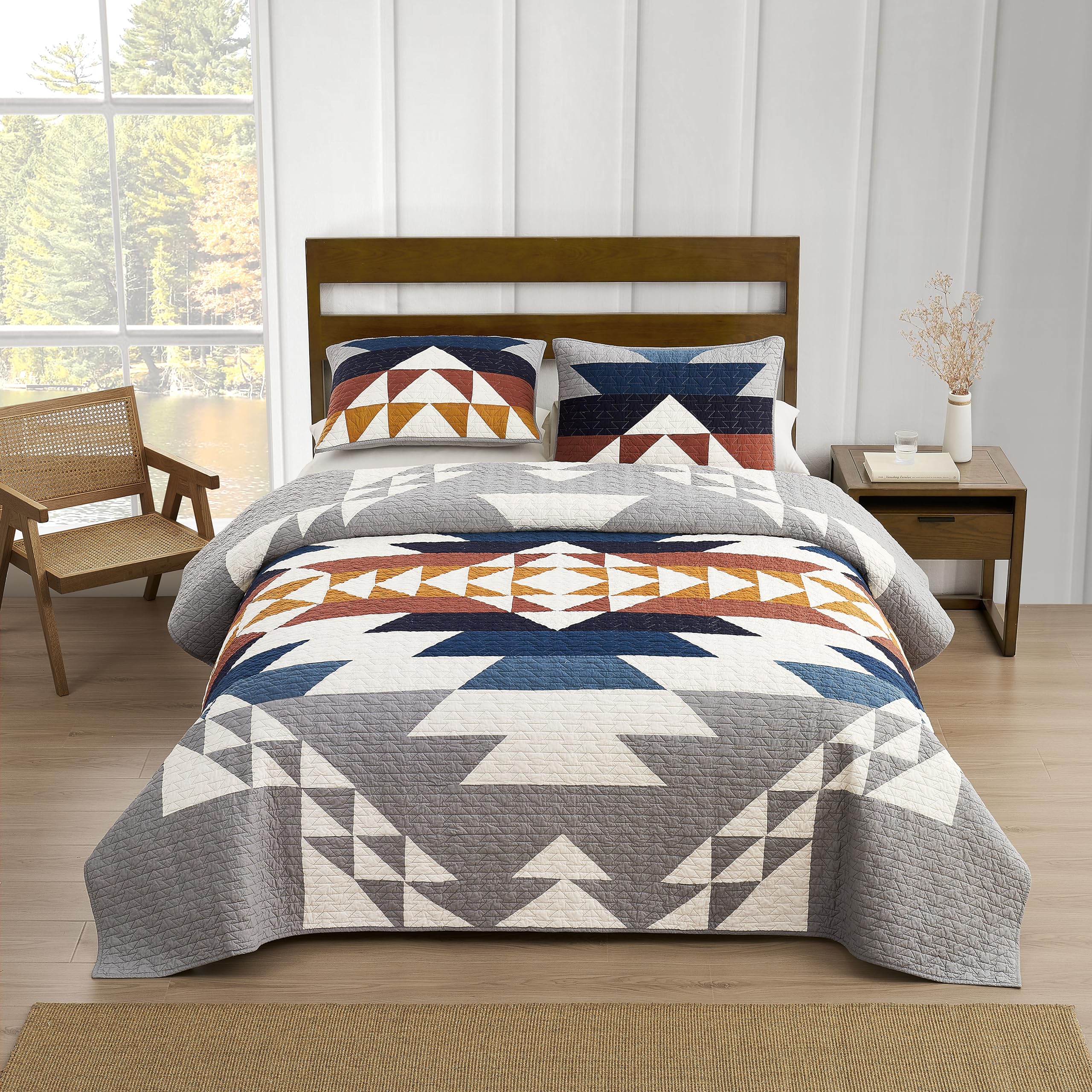 **PENDLETON 29272 Explorer California King Quilt Coverlet Set - Soft Cotton Reversible Bed Cover, Rustic Home Decor, Luxury Bedspread, Cozy Lightweight Quilt with Pillow Shams - King Size, Grey - Perfect for Master Bedroom, Guest Room & Cabin Retreat**