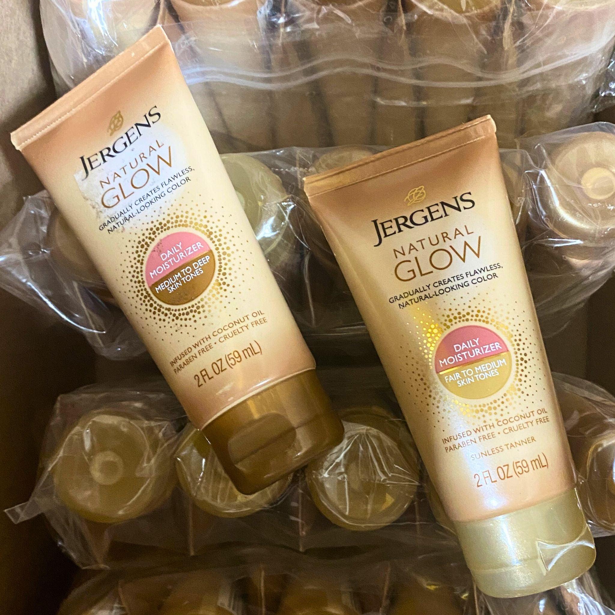 Jergens Natural Glow Daily Moisturizer - Self Tanner & Hydrating Lotion for Gradual Tan - 2 fl oz (67 Pack Bulk) - Perfect for Sunless Tanning at Home, Travel & Everyday Use