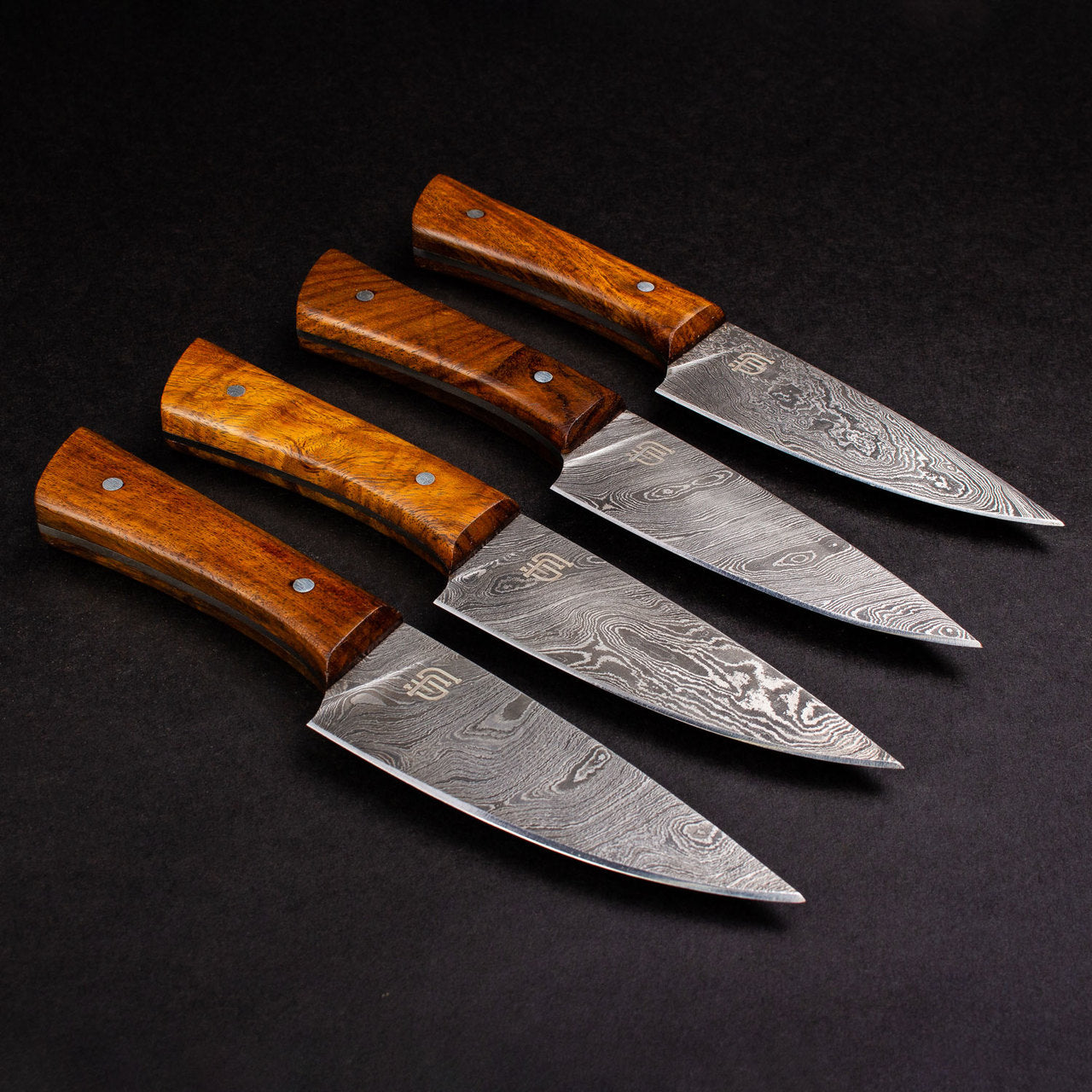Premium Damascus Steel Steak Knives Set of 4 - Razor Sharp Handcrafted Steak Knives for Meat, BBQ & Fine Dining - Perfect for Home Chefs, Restaurants & Gifting
