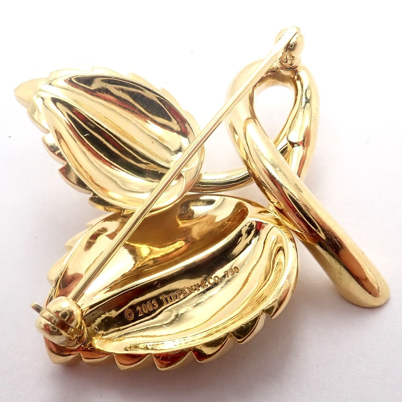 Tiffany & Co 18k Yellow Gold Diamond Leaf Pin Brooch 2003 - Elegant Jewelry for Women, Luxury Gift for Anniversary & Special Occasions, Perfect for Weddings & Formal Events