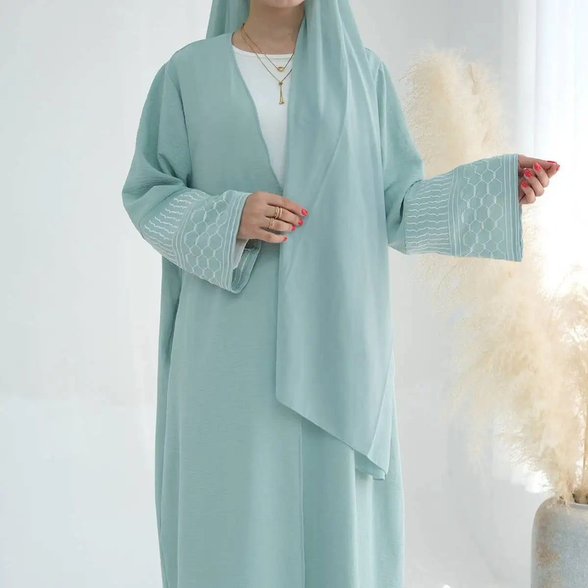 Elegant Muslim Women's Open Abaya Dress with Embroidery Sleeves - Modest Islamic Cardigan for Prayer, Home & Special Occasions