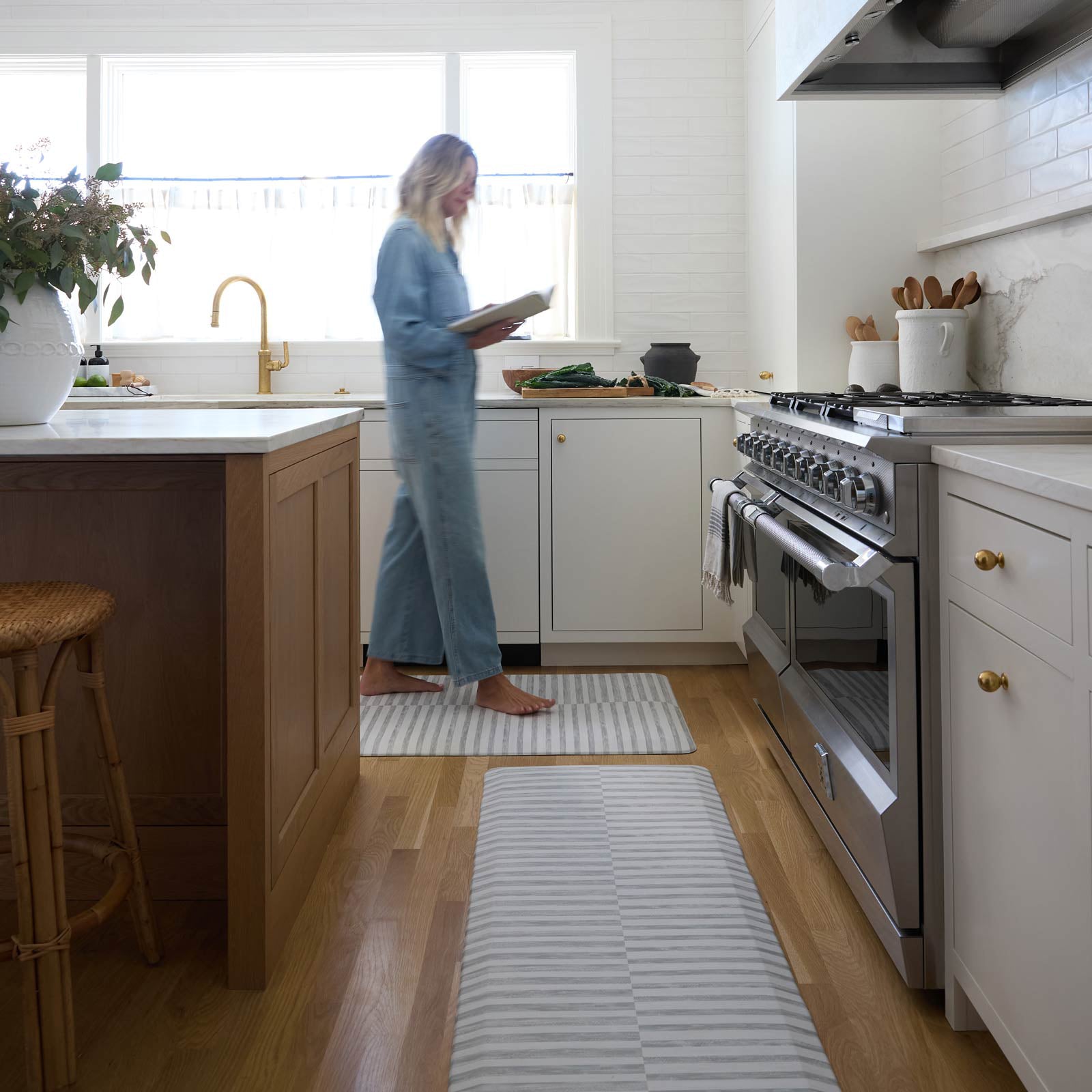 Reese Nama Standing Mat - Anti-Fatigue Comfort Mat for Work & Home - Ergonomic Support for Long Standing Hours - Perfect for Office, Kitchen, Salon & Standing Desks