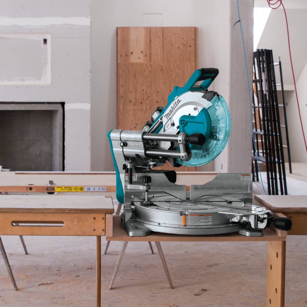 36V (18V X2) LXT® Brushless Cordless 10-Inch Dual-Bevel Sliding Compound Miter Saw with Laser Guide - Perfect for Woodworking, Carpentry, and DIY Home Improvement Projects