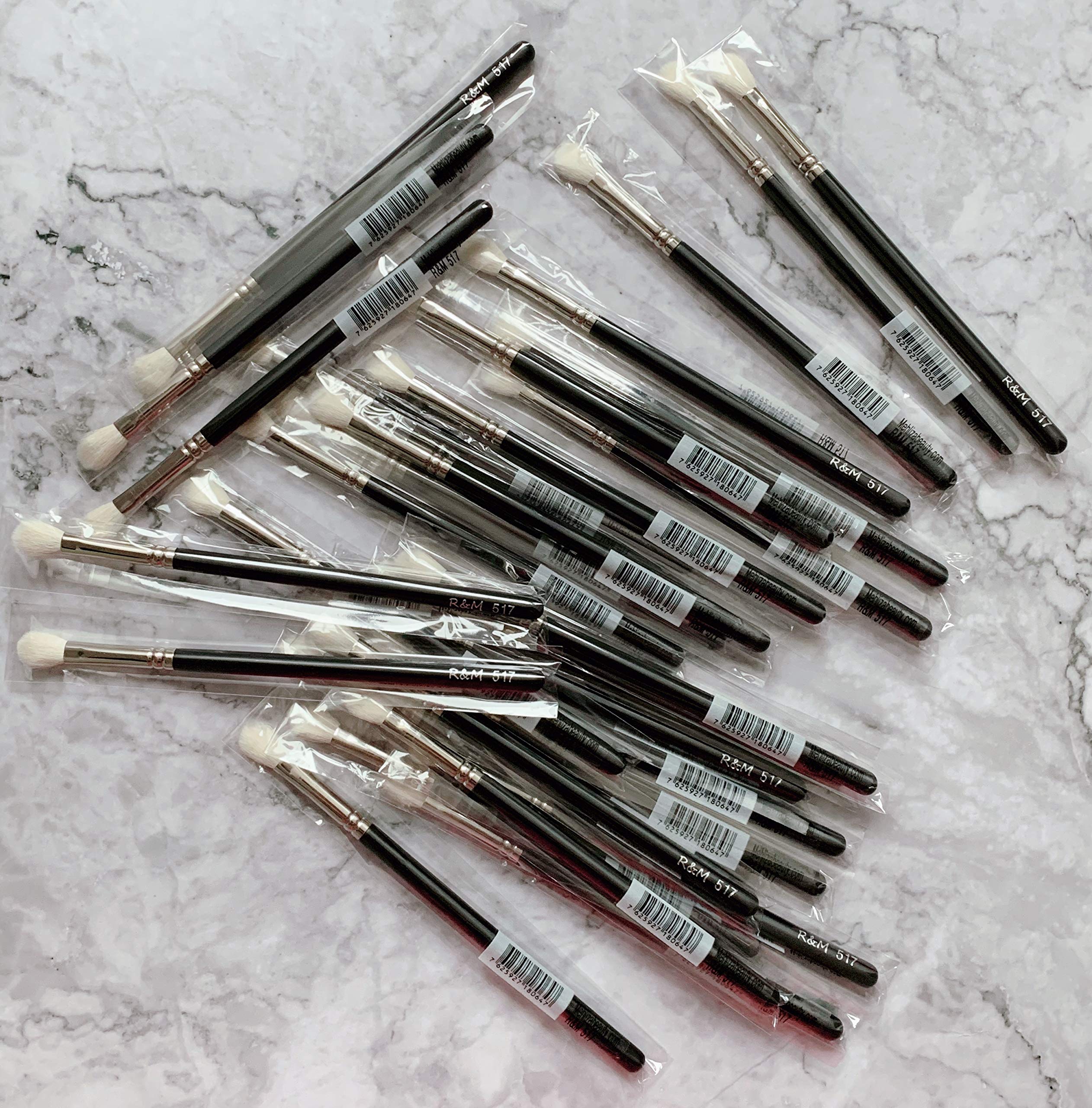 R&M 517 Ultra Soft Eyeshadow Blending Brush - Professional Makeup Artist Tool for Crease & Blending