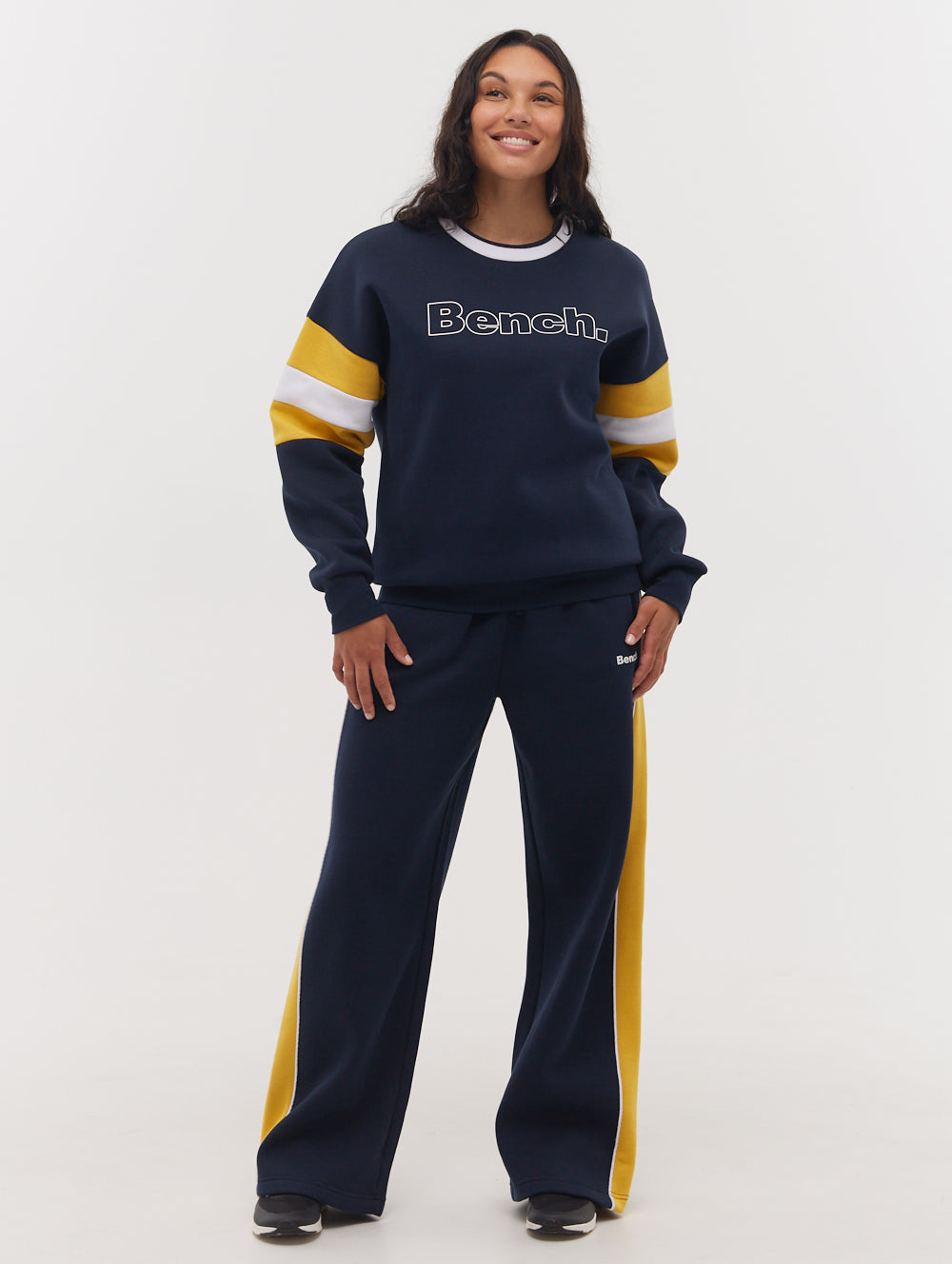 Hendra Stripe Sleeve Crew Neck Sweatshirt for Women - Casual Long Sleeve Pullover for Fall & Winter - Perfect for Daily Wear, Outings and Layering