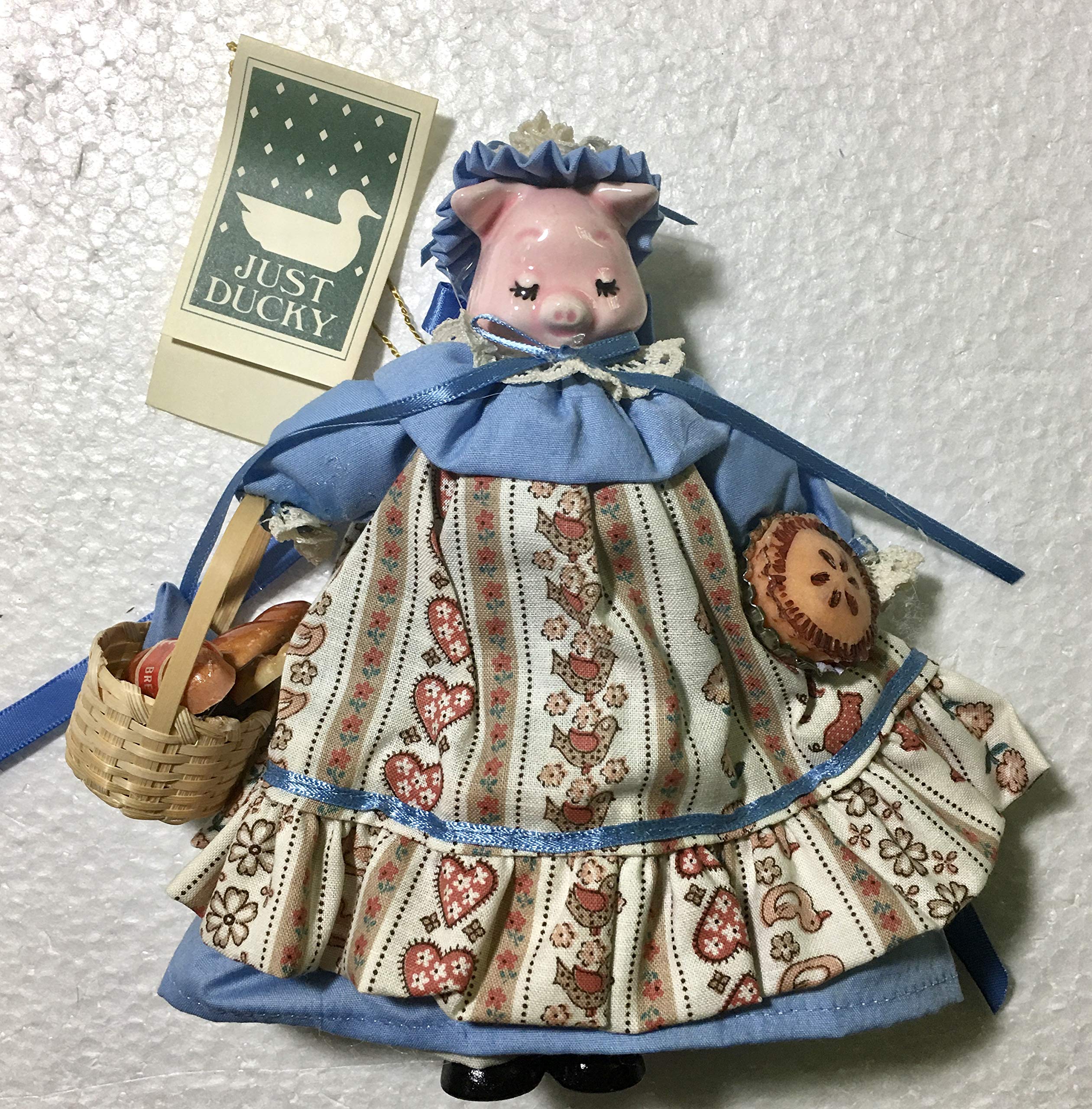 Vintage Mrs. Pig Ceramic Figurine Holding Pie & Bread Basket - Collectible 1987 Farmhouse Kitchen Decor for Baking Enthusiasts & Country Style Home Display