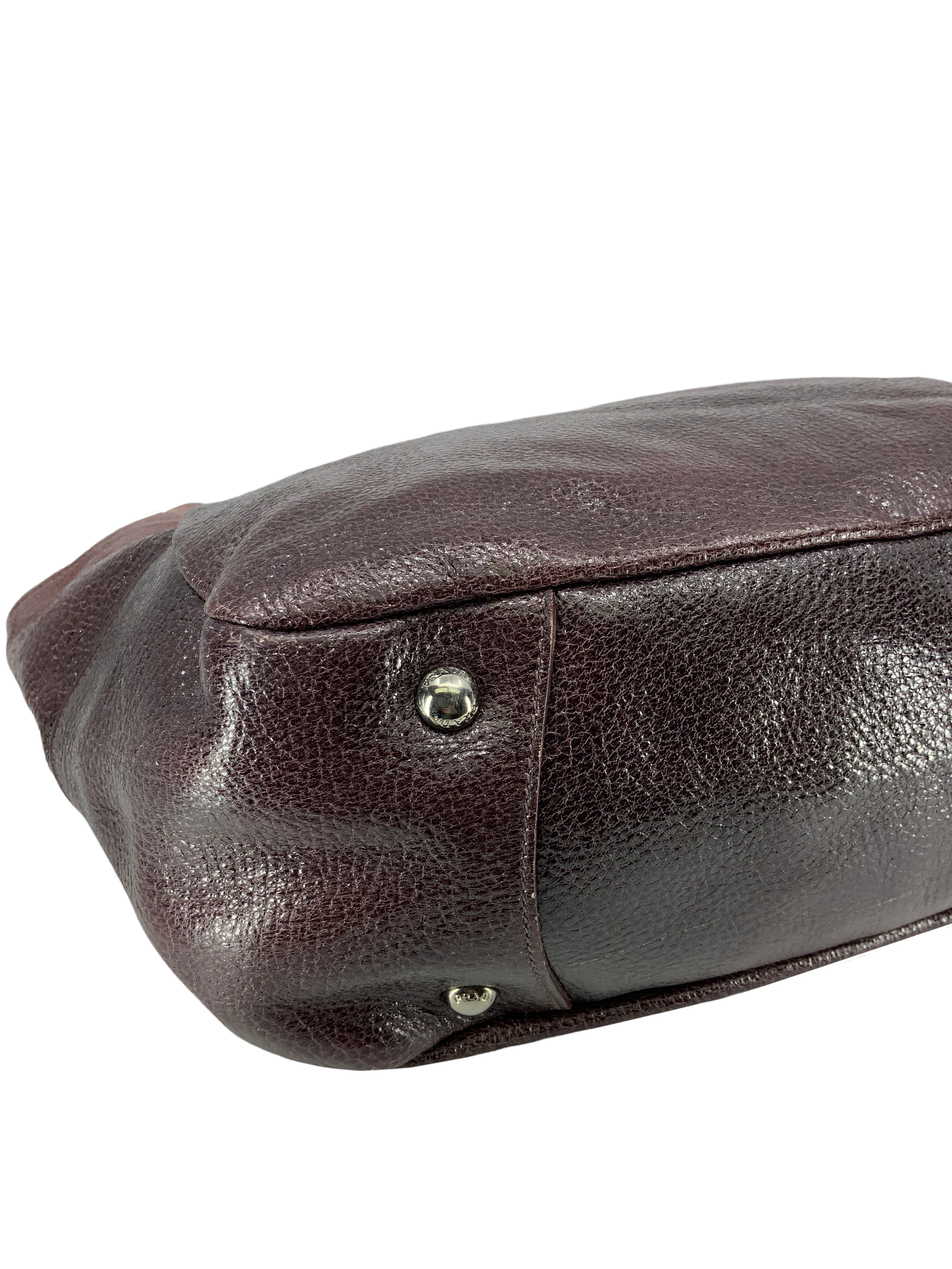 Prada Lux Chain Ombre Leather Side Pocket Hobo Bag - Women's Designer Shoulder Purse for Work, Travel & Evening Out