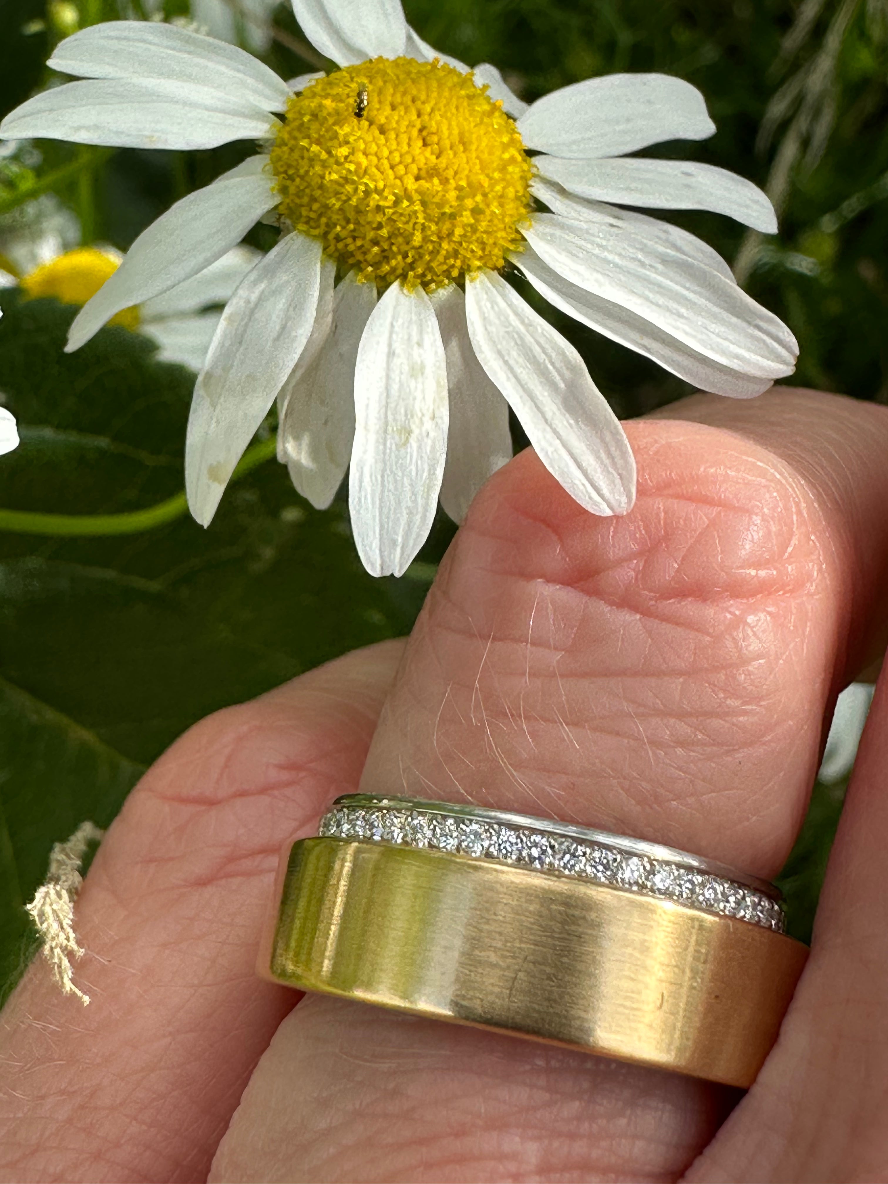 Rose Gold & Platinum Diamond-Edge Wedding Band Ring for Women - Elegant Bridal Jewelry for Engagement, Anniversary, and Special Occasions