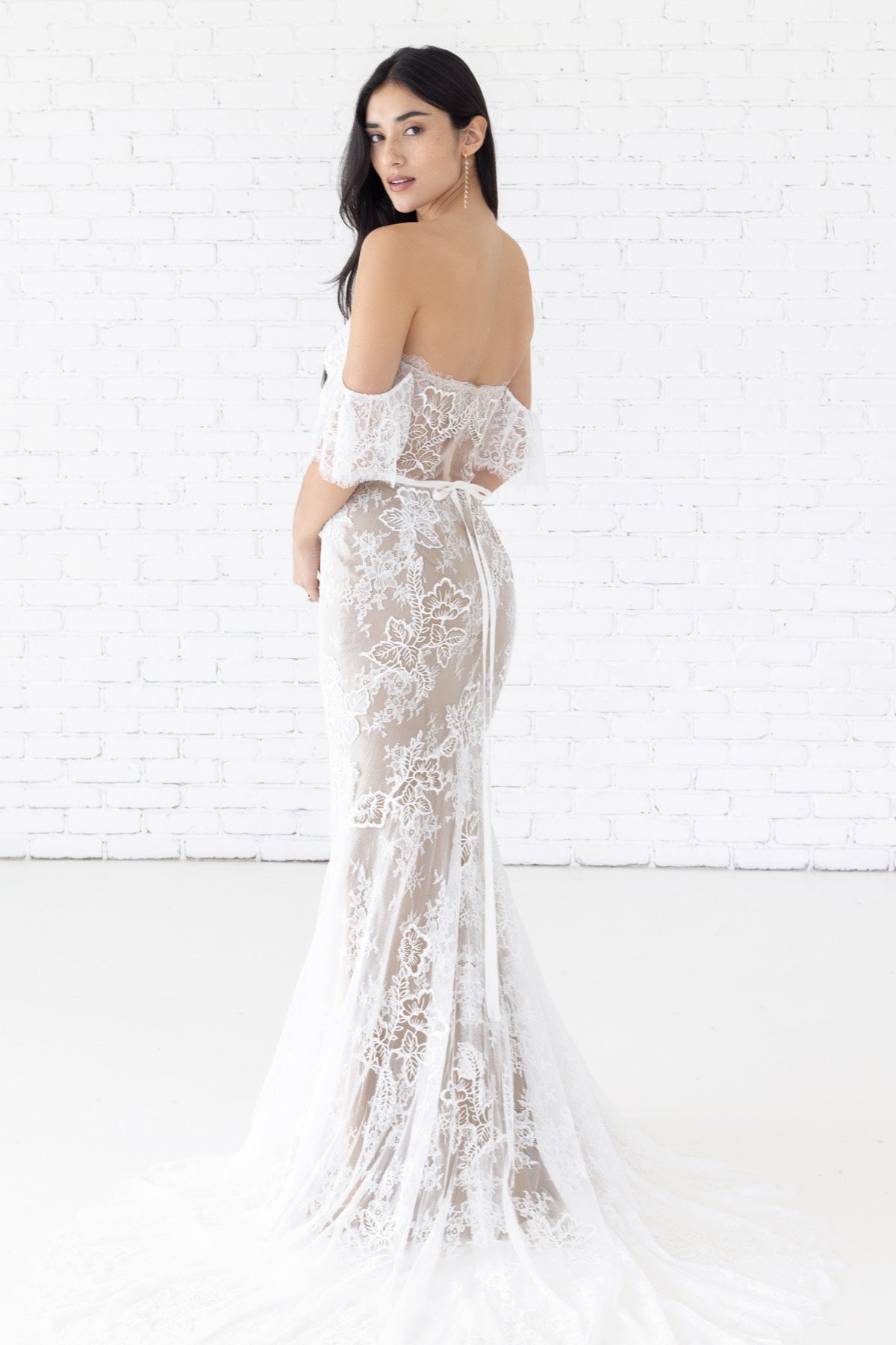 Willowby by Watters Mila Wedding Dress - Elegant Lace Bridal Gown for Beach, Garden & Outdoor Ceremonies