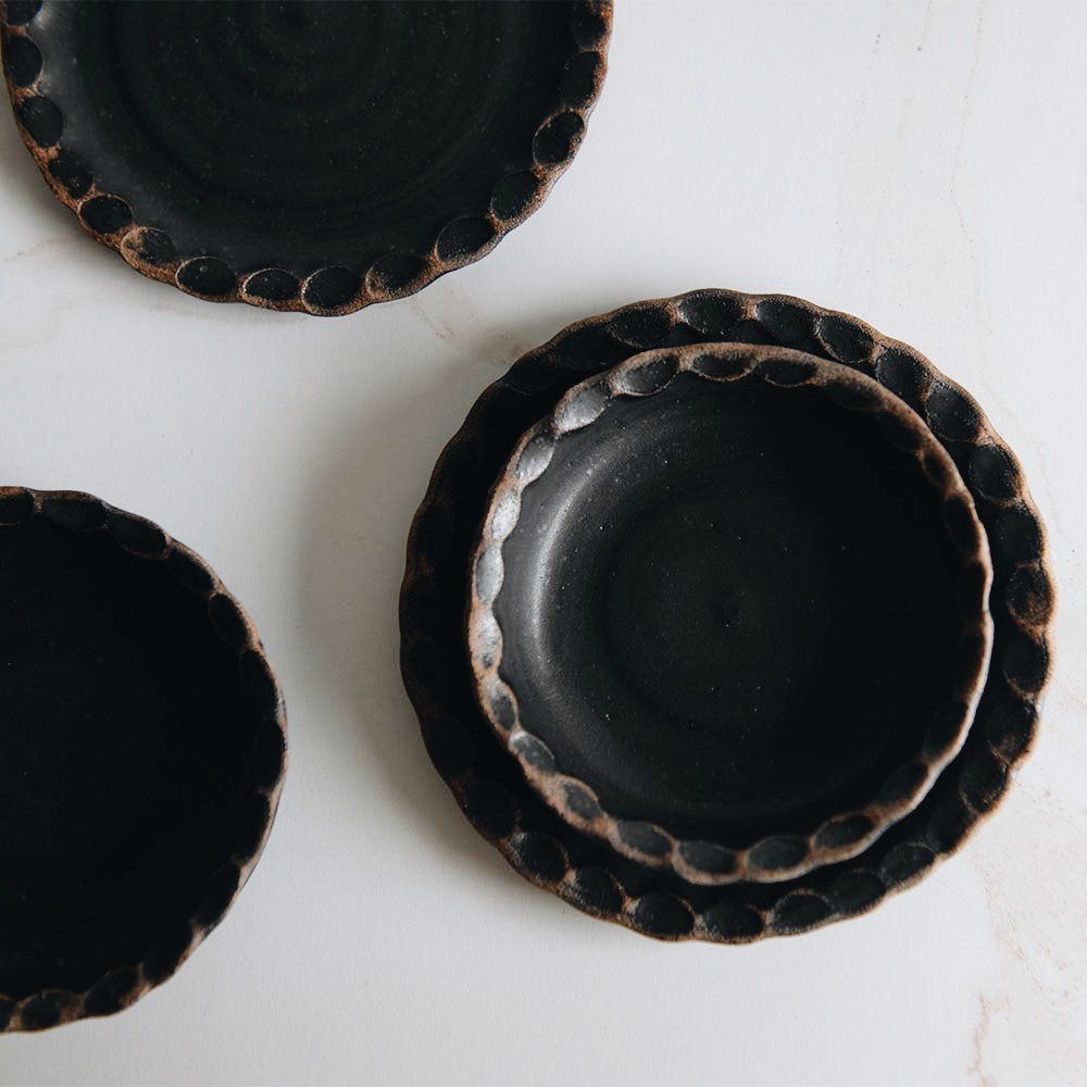 Elegant Dark Ceramic Scalloped Serving Dish - Perfect for Appetizers, Desserts & Home Decor | Microwave & Dishwasher Safe