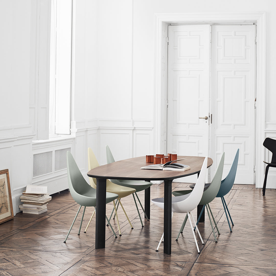 Modern Plastic Drop Chair - Lightweight & Durable Stackable Indoor/Outdoor Seating for Dining, Patio, or Office Use