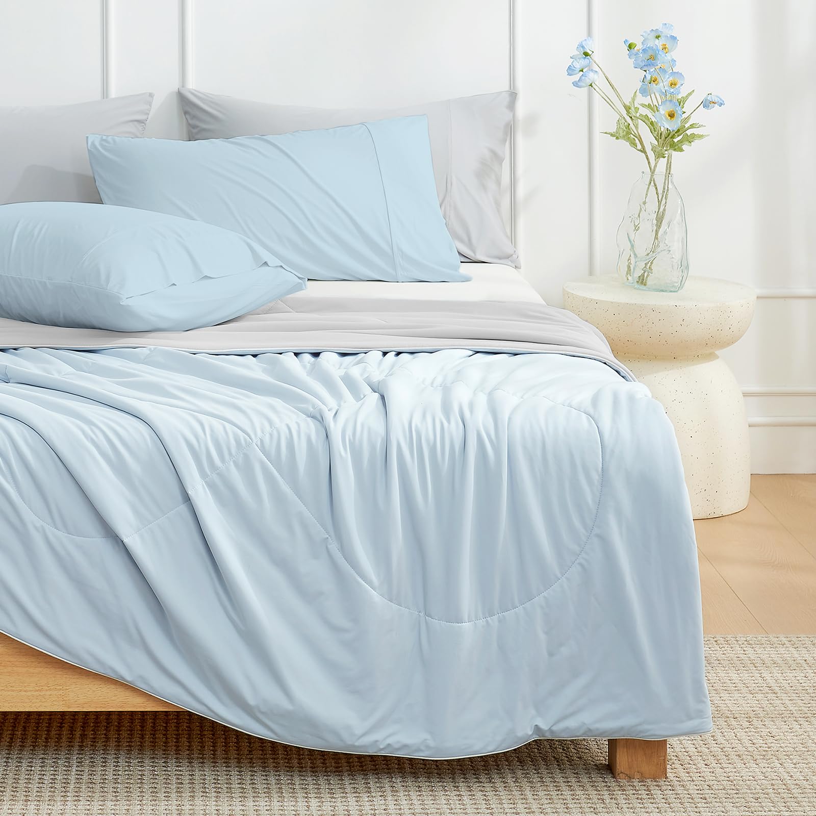 Cooling Comforter Twin Size - Breathable Lightweight Summer Blanket for Hot Sleepers & Night Sweats | Gray Blue Silk Smooth Bedding | Perfect for Warm Weather & Air-Conditioned Rooms