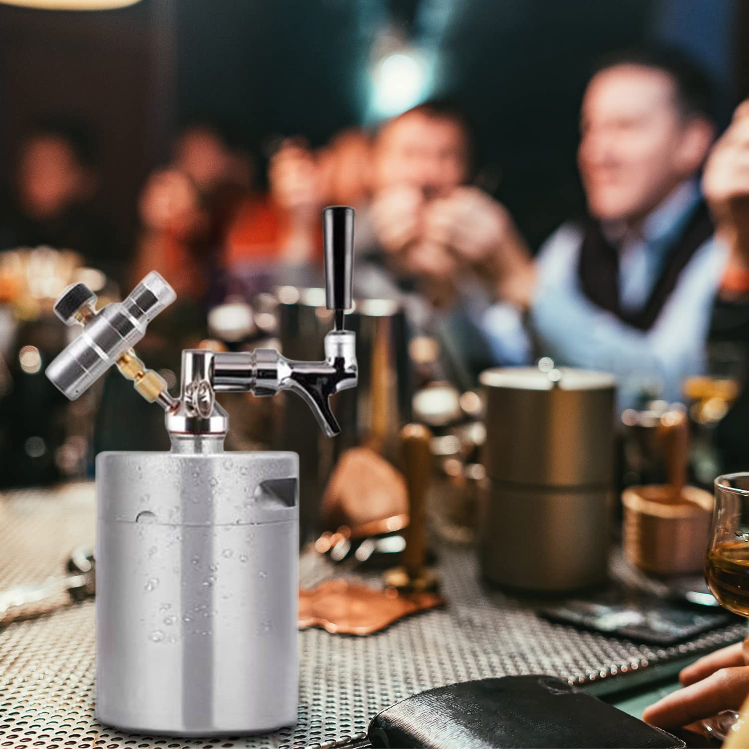 YUEWO 128OZ Mini Beer Keg - 304 Stainless Steel Pressurized Growler Tap System with CO2 Regulator | Portable Draft Beer Dispenser for Homebrew & Craft Beer | Perfect for Parties, Camping & Outdoor Events