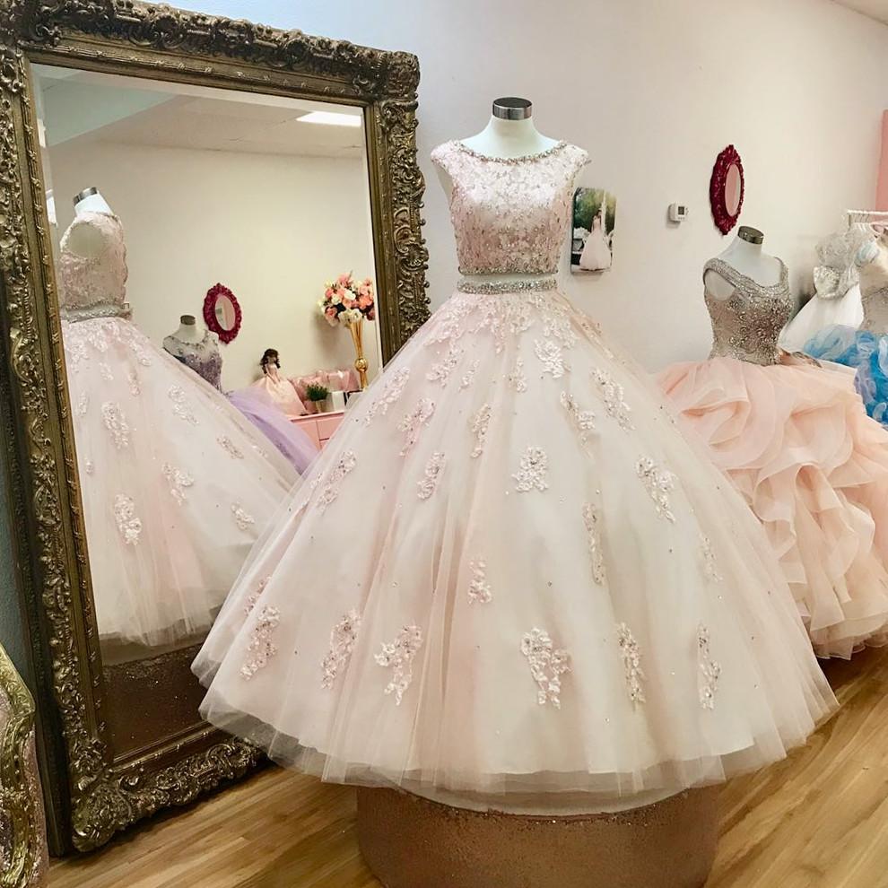 Elegant Beaded Scoop Neckline Lace Crop Top with Tulle Ball Gown Skirt - 2 Piece Quinceañera Dress Set for Sweet 15 Birthday Party & Formal Events