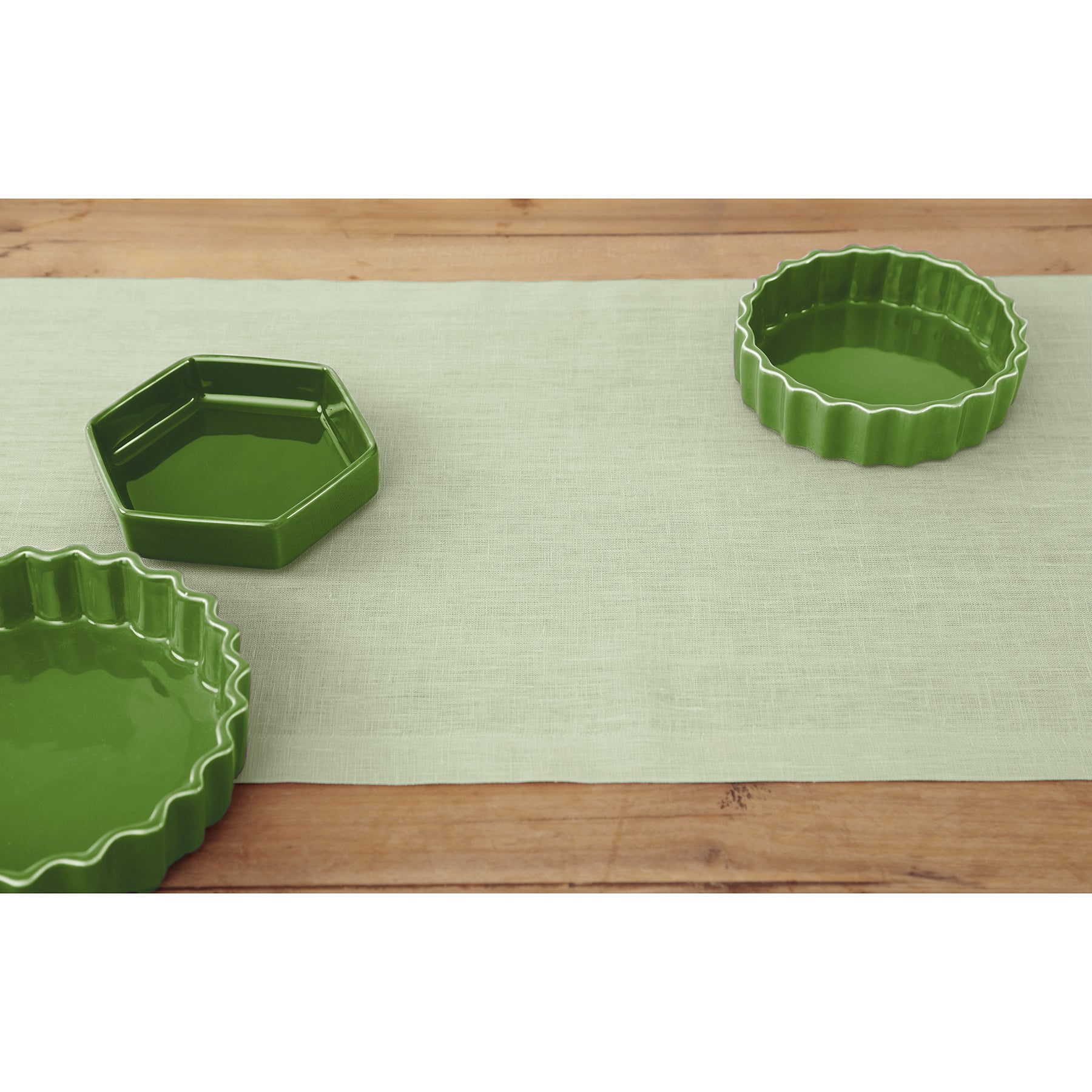 Elegant Fete Table Runner for Weddings, Parties & Events - Premium Decorative Dining Table Cover for Home & Restaurant Decor