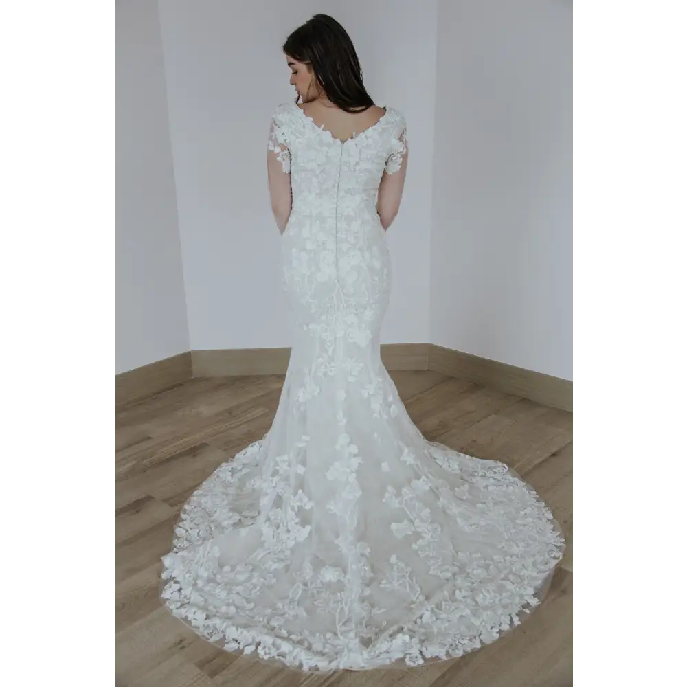 Adelaide Ruby Wedding Dress by Bridal Closet – Elegant A-Line Bridal Gown for Church Ceremonies & Beach Weddings