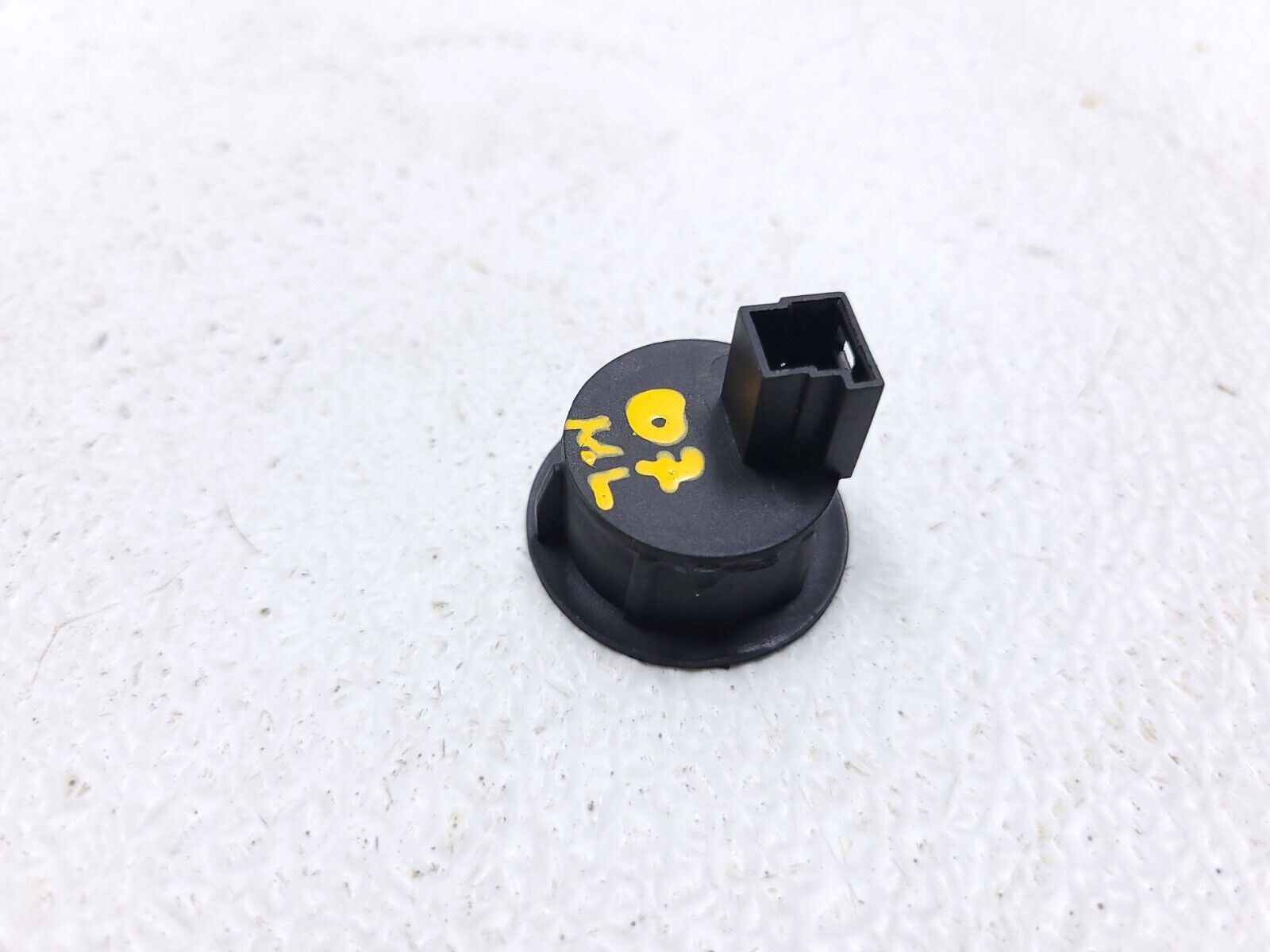 06-11 Mercedes ML500 OEM Warning Buzzer Siren Speaker A1648220030 - Replacement Alarm for Mercedes-Benz SUV - Perfect for Vehicle Security & Emergency Alert Systems