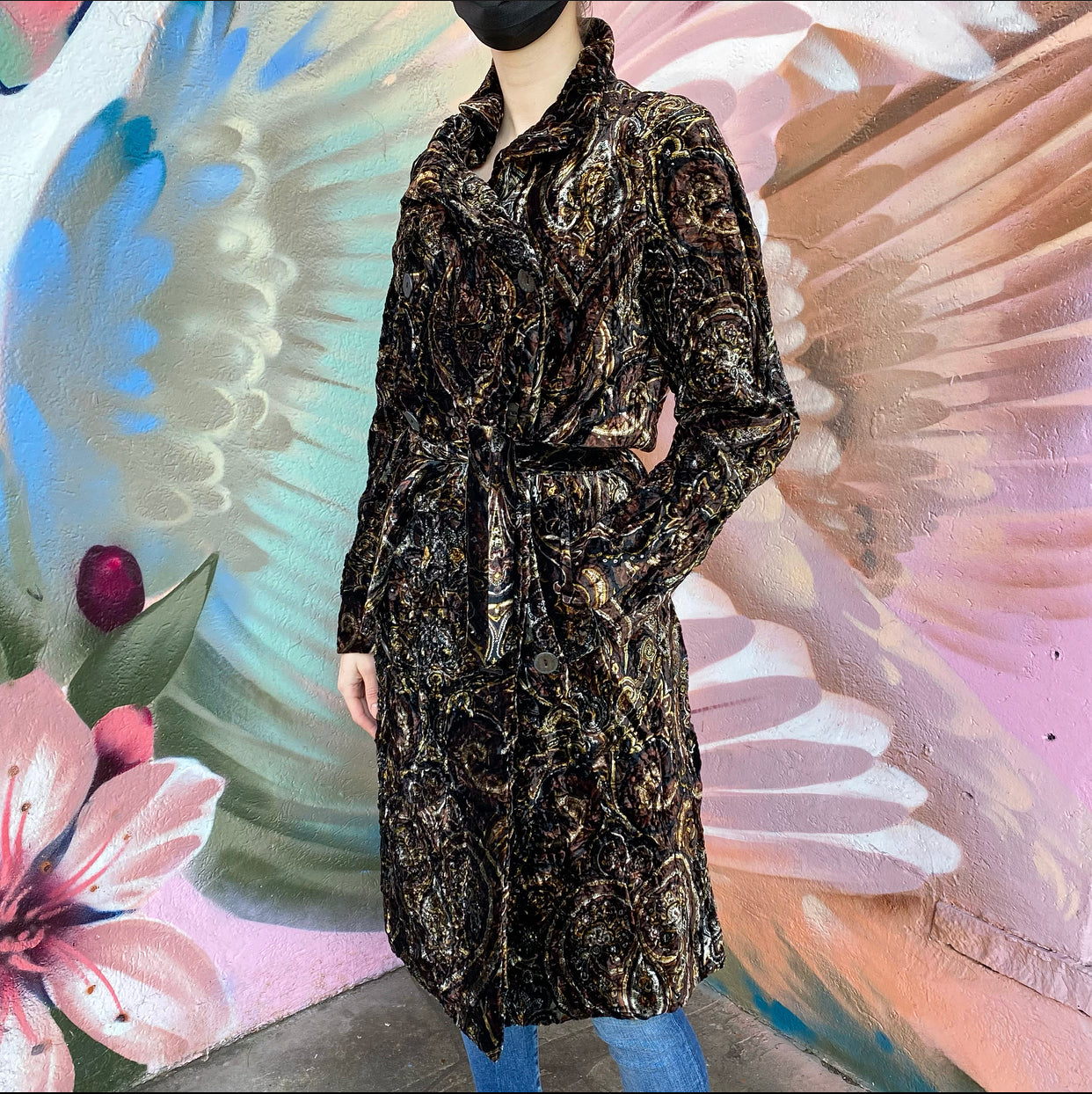 Burberry Brown Gold Crushed Velvet Paisley Coat Women's Size UK10 / US6 - Elegant Winter Outerwear for Parties & Formal Events
