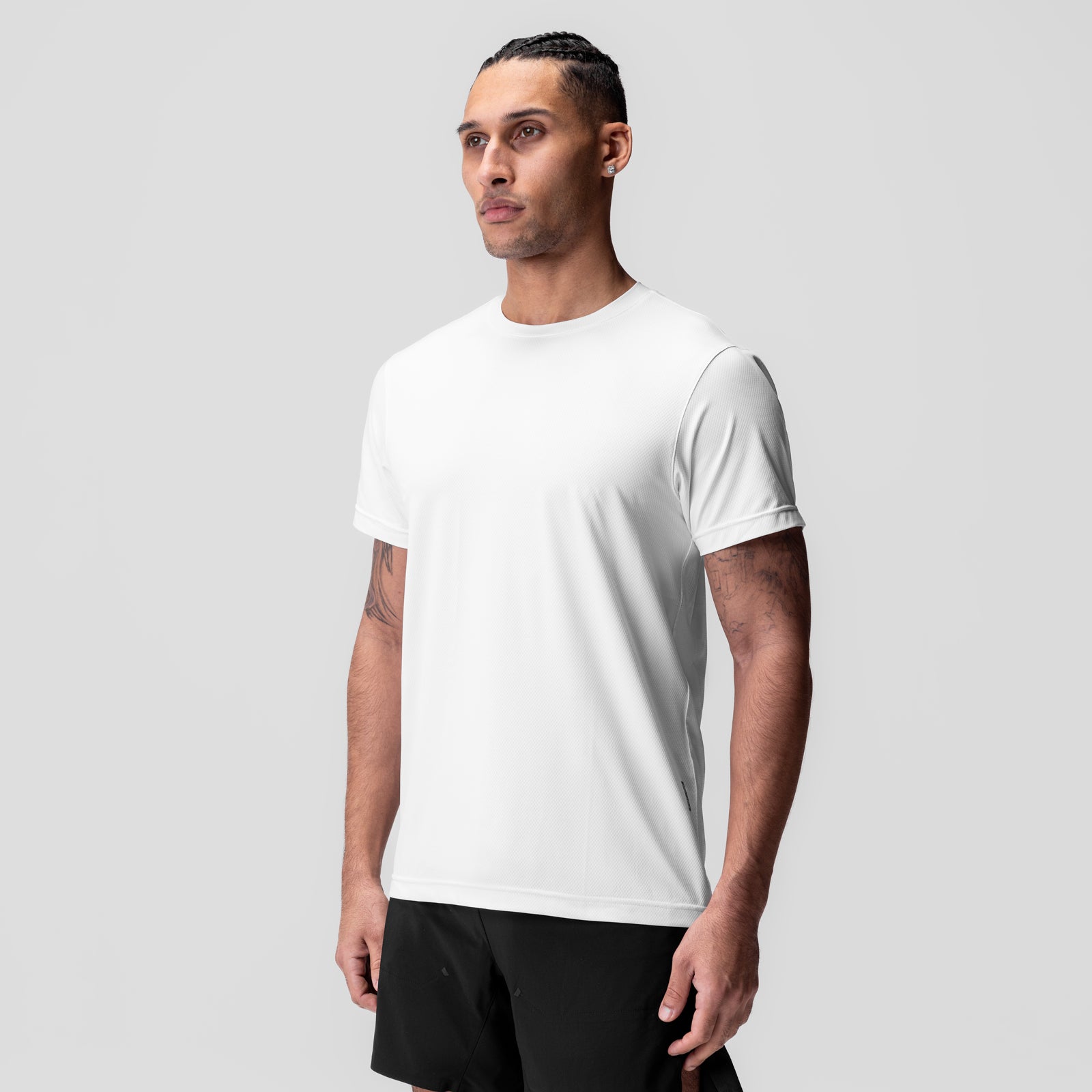 AeroSilver® Essential T-Shirt for Men & Women | Soft Breathable Cotton Tee | Classic White Crew Neck Short Sleeve Shirt | Perfect for Casual Wear, Gym & Everyday Outfits