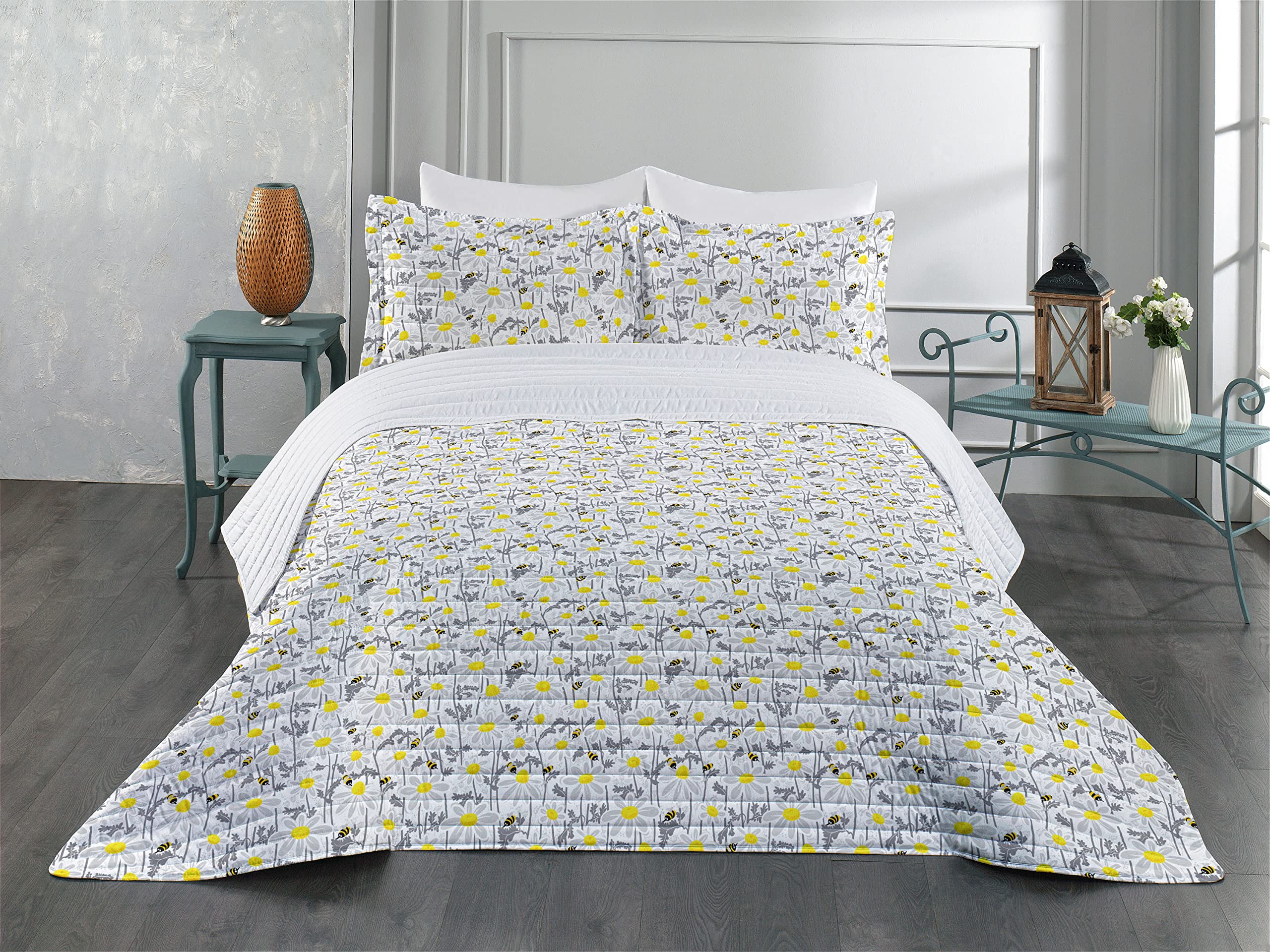 Ambesonne Grey Microfiber Bedspread Set with Daisy Flowers & Bees Design - Queen Size Yellow White Soft Bedding Set Includes Comforter & Pillow Shams | Spring Honeycomb Nature Theme for Master Bedroom, Guest Room, or Dorm Decor