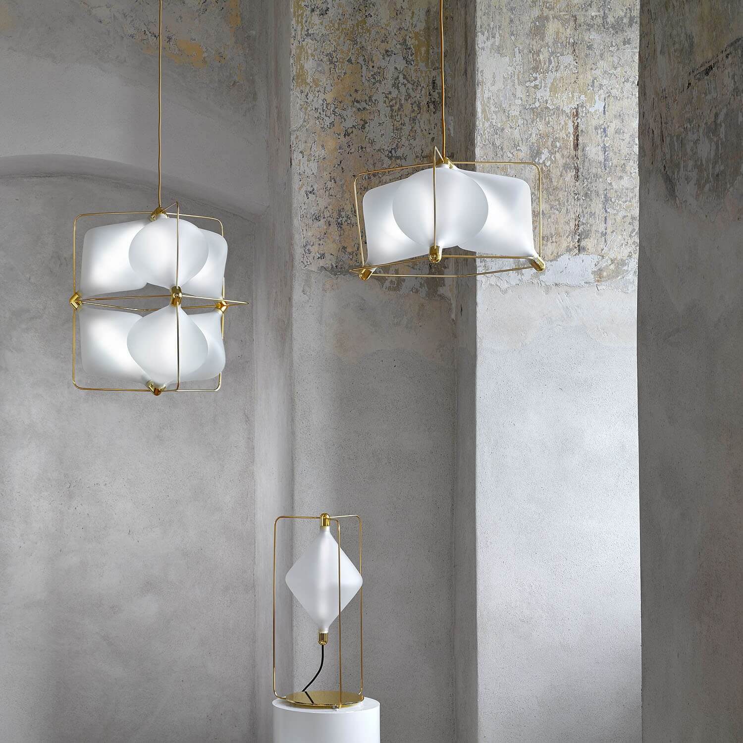 Stylish Clover Pendant Lamp - Modern 4-Leaf Clover Design Ceiling Light Fixture for Kitchen Island, Dining Room & Bedroom Decor