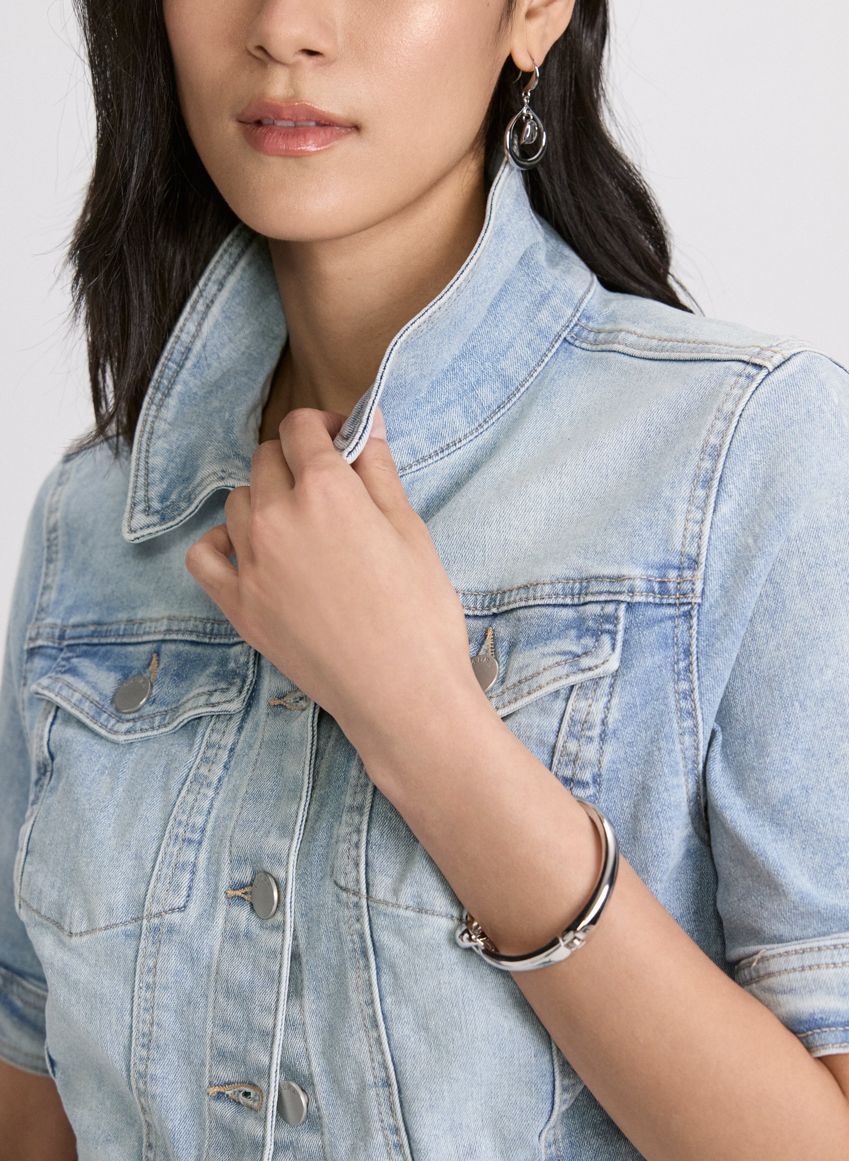 Stylish Cropped Denim Jacket for Women - Trendy Distressed Light Wash Denim Jacket with Button Front - Perfect for Spring Outfits, Casual Wear & Street Style Fashion