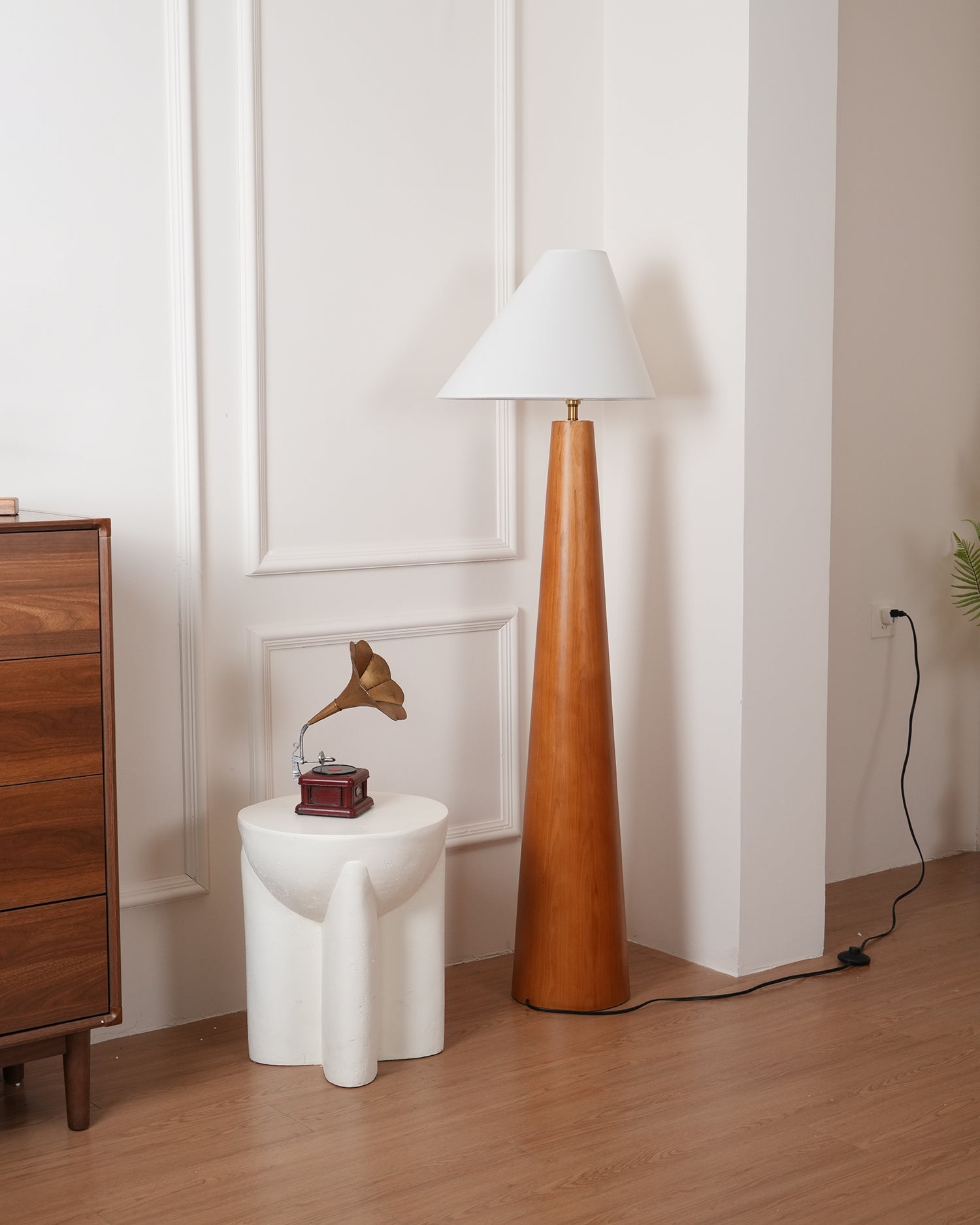 Modern Alvin Floor Lamp with Adjustable Brightness - Stylish Standing Light for Living Room, Bedroom & Office - Perfect for Reading, Relaxing & Decorating