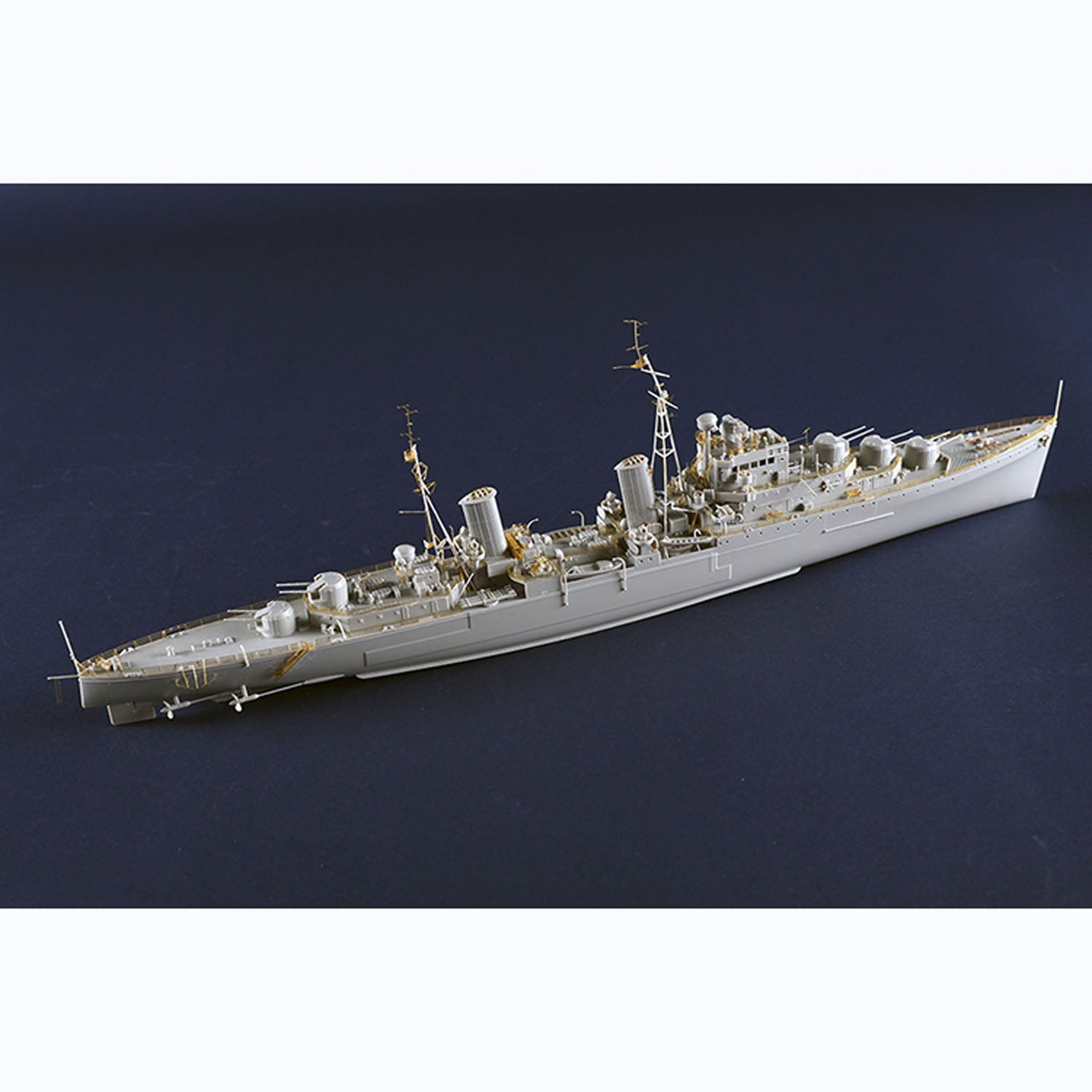 Trumpeter 1/350 Scale HMS Naiad Royal Navy Cruiser Plastic Model Kit - US Stock | DIY Military Ship Building for Collectors & History Enthusiasts | Perfect for Display, Gifts & Wargaming Scenarios