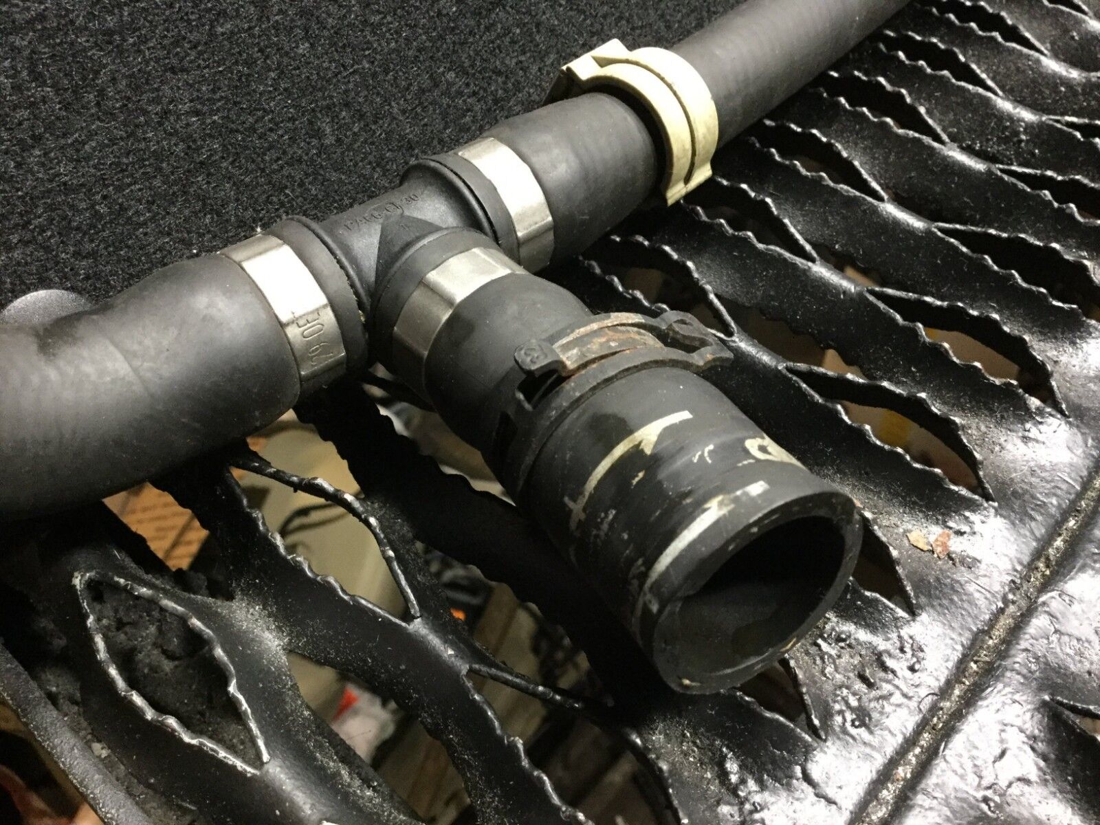 04 05 06 Porsche Cayenne 3.2L Radiator Hose Pipe Line - OEM Replacement Part for Engine Cooling System - Perfect for DIY Repairs & Maintenance