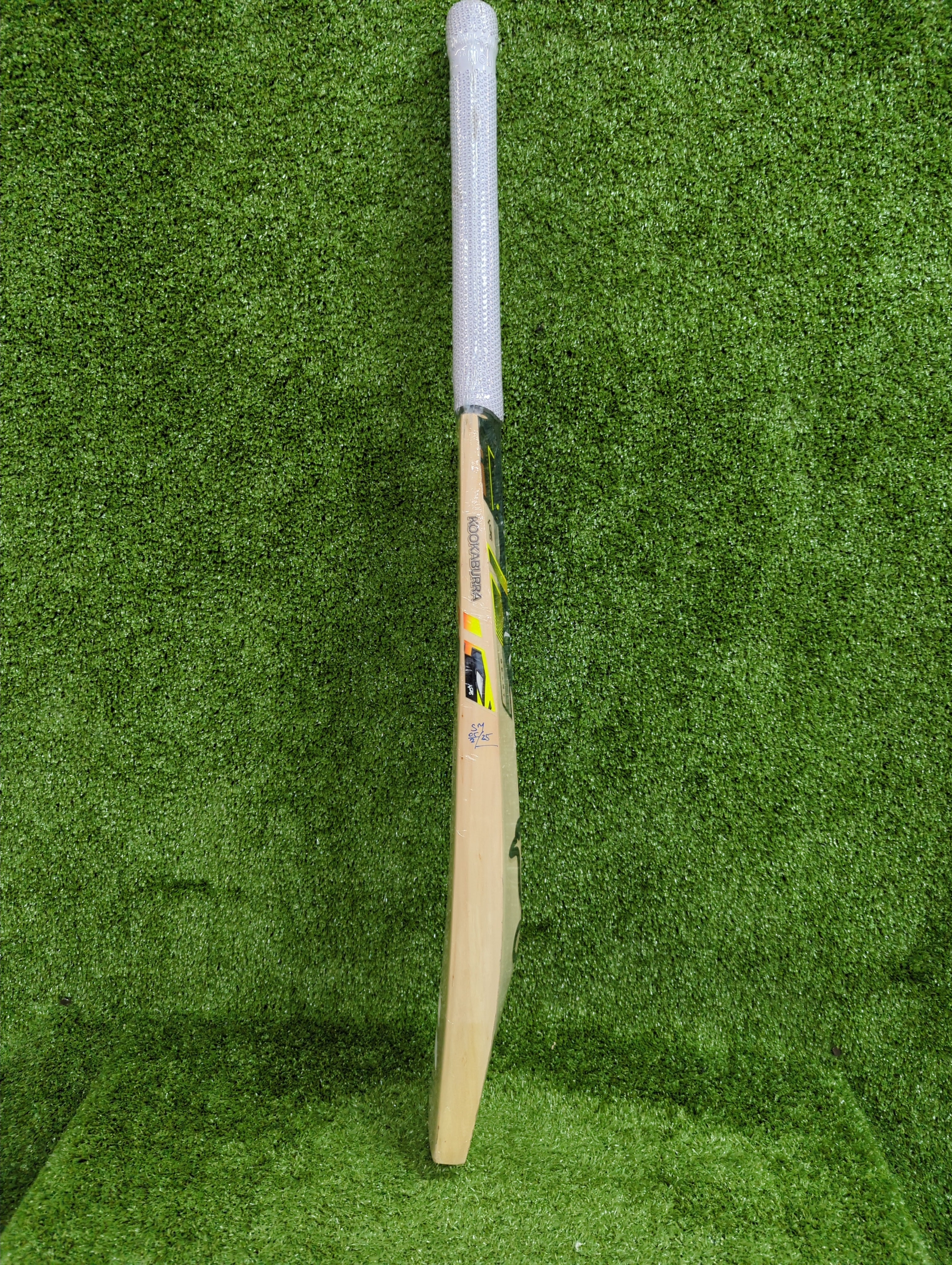 Kookaburra Beast Pro 2.0 English Willow Cricket Bat - Premium Professional Grade for Match Play | Perfect for Club Cricket & Tournament Games