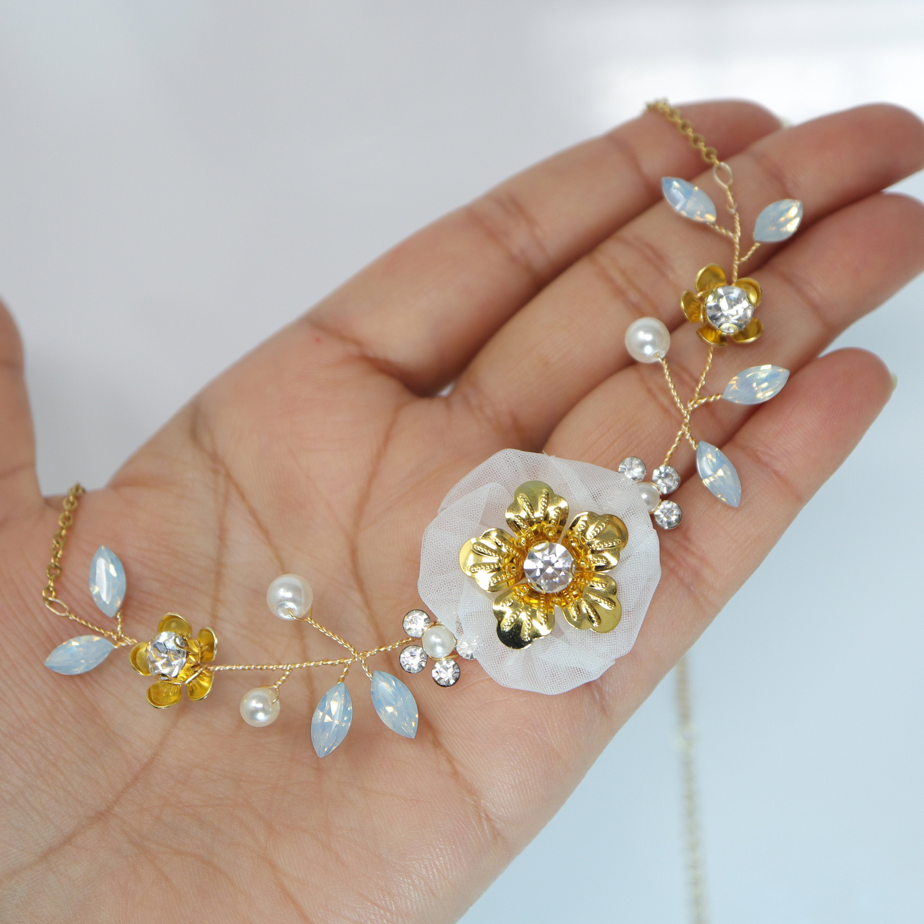 Swarovski Gold Opal Flower Crystal Necklace Set - Elegant Bridal Jewelry with Matching Statement Earrings for Weddings, Anniversaries & Special Occasions