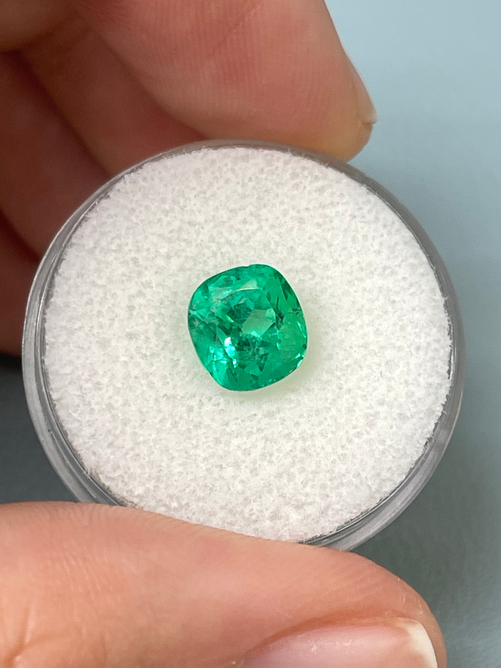 2.13 Carat 8x7.5mm Muzo Green Natural Colombian Loose Emerald Cushion Cut Gemstone for Jewelry Making, Engagement Rings & Luxury Gifts