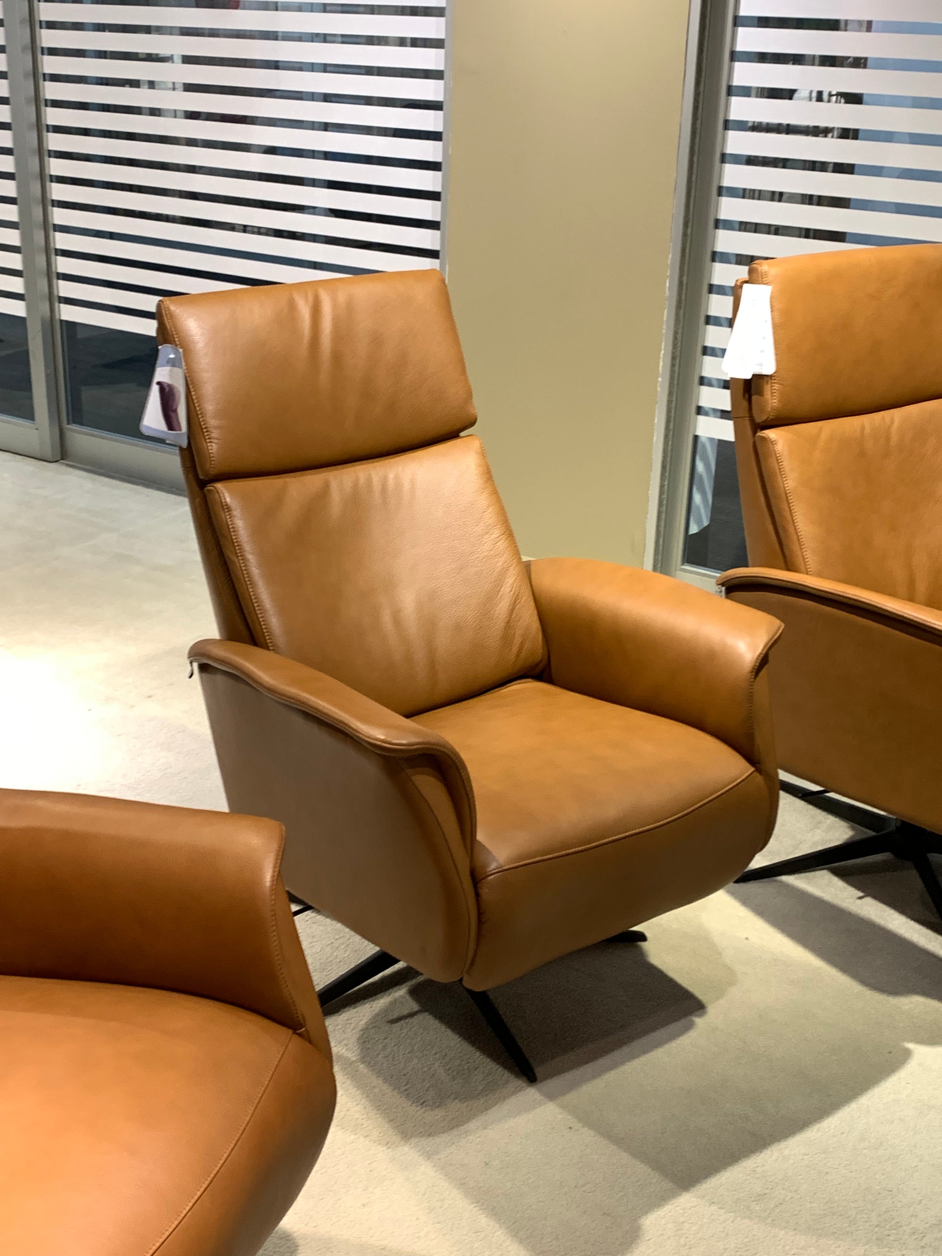 Hjort Knudsen 8007 Superior Swivel Recliner Chair - 360 Degree Rotating Ergonomic Lounge Chair with Padded Armrests for Living Room, Bedroom & Home Theater Comfort