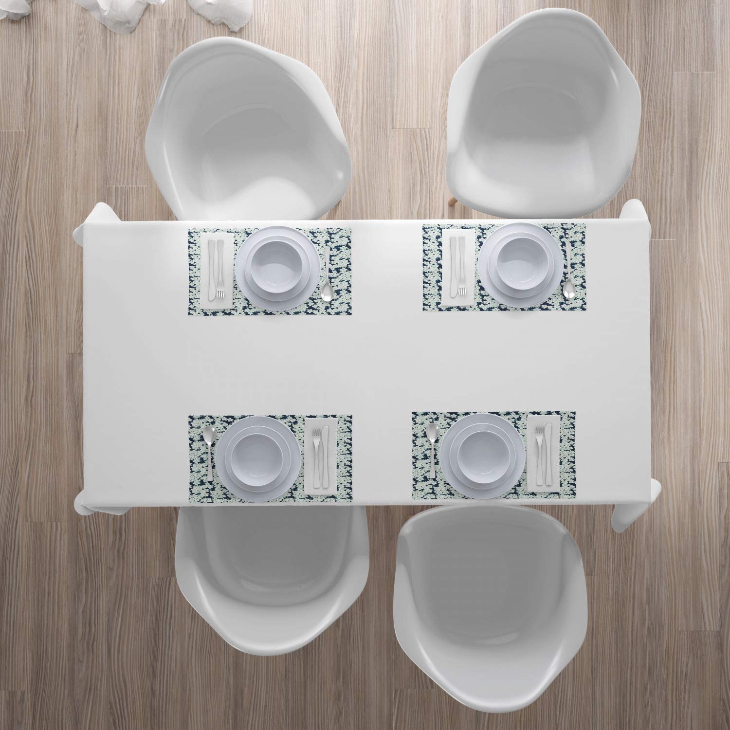 Ambesonne Daisy Place Mats Set of 4 - Floral Bouquet Spring Table Mats, Washable Fabric Placemats for Dining Room & Kitchen Decor in Pale Blue & White - Perfect for Spring Parties, Brunch, and Romantic Dinner Settings