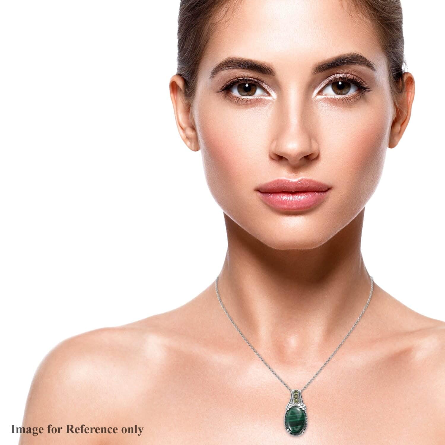 SHOP LC Stainless Steel Malachite & Peridot Birthstone Pendant Necklace for Women - 20 Inch Adjustable Chain, Elegant Jewelry Gift for Birthday, Anniversary & Special Occasions | Perfect for Everyday Wear, Parties & Formal Events