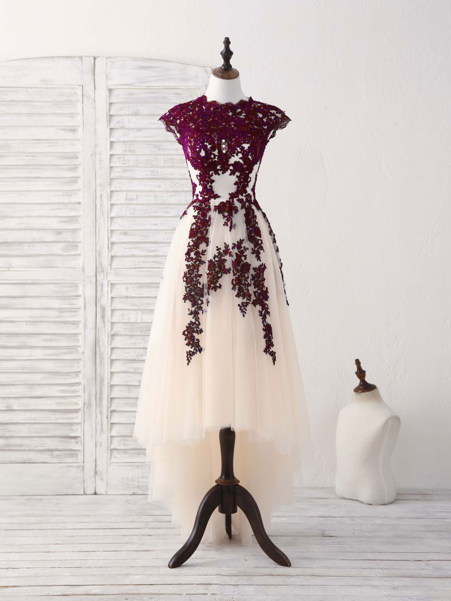 Elegant Burgundy Lace Tulle High-Low Prom Dress for Women - Formal Evening Gown & Bridesmaid Dress - Perfect for Homecoming, Wedding Party, and Special Occasions