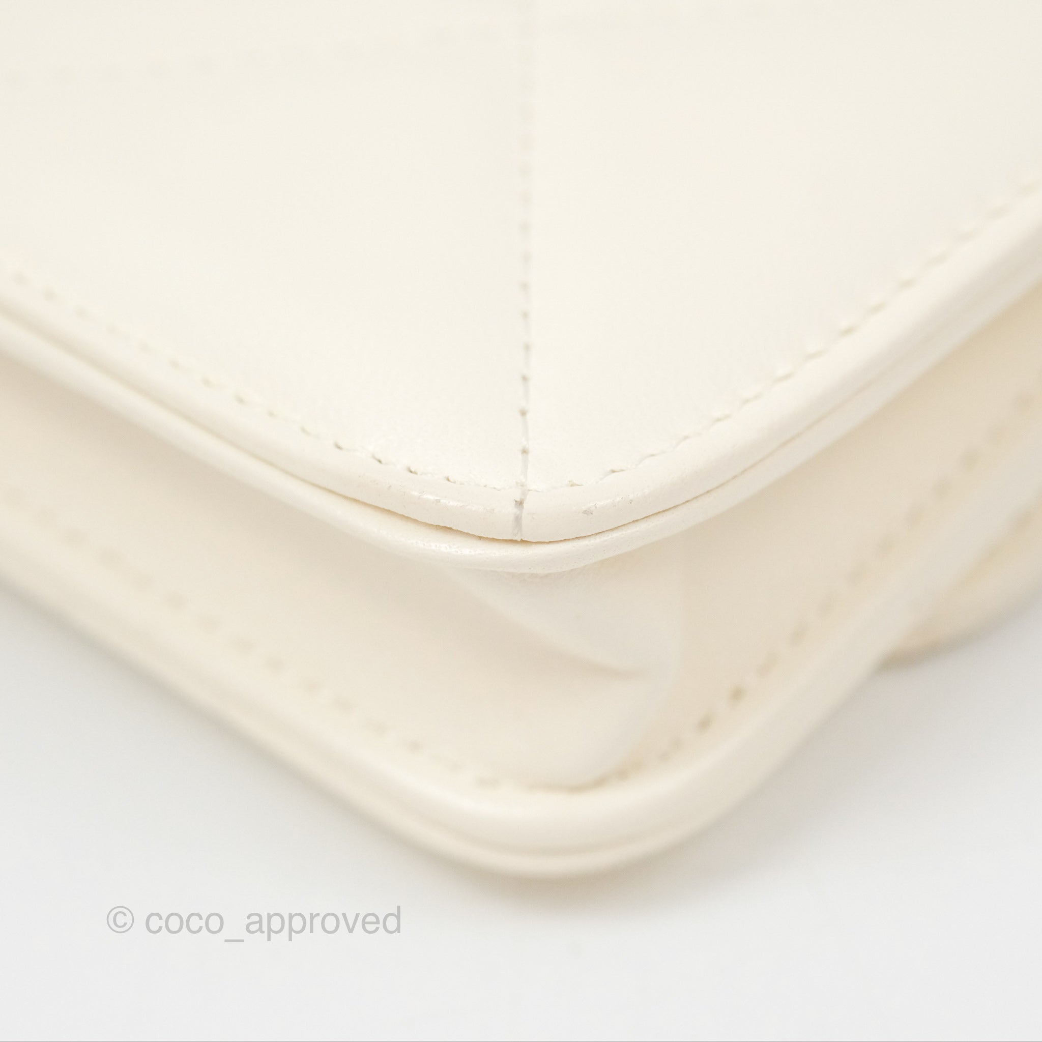Chanel 19 Flap Bag with Chain - Ivory White Lambskin Leather Crossbody Clutch with Mixed Hardware | Luxury Designer Handbag for Women, Perfect for Evening Parties & Special Occasions