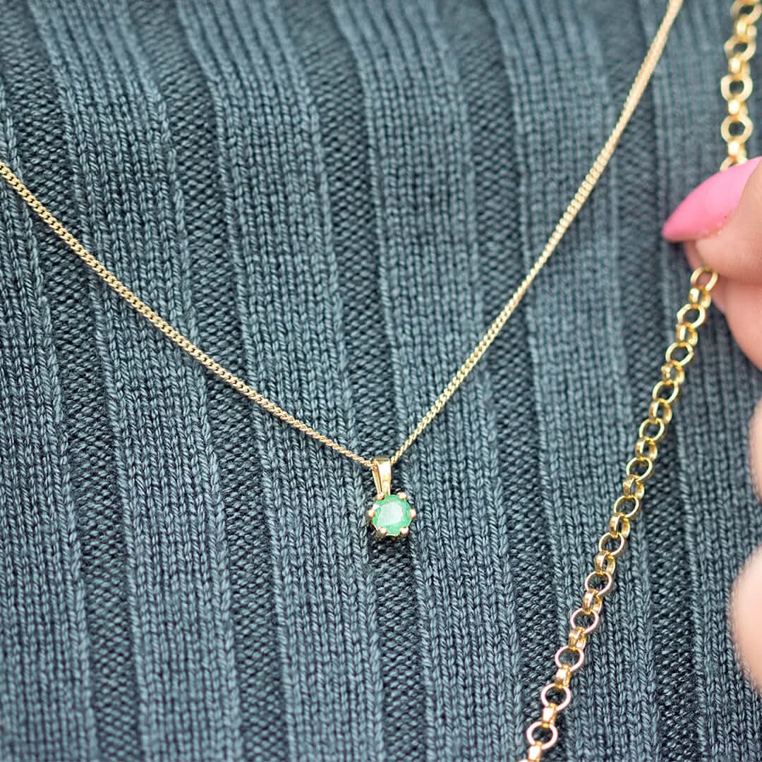 Exquisite 14K Gold Emerald Charm Necklace for Women - Perfect for Weddings, Anniversaries & Special Occasions