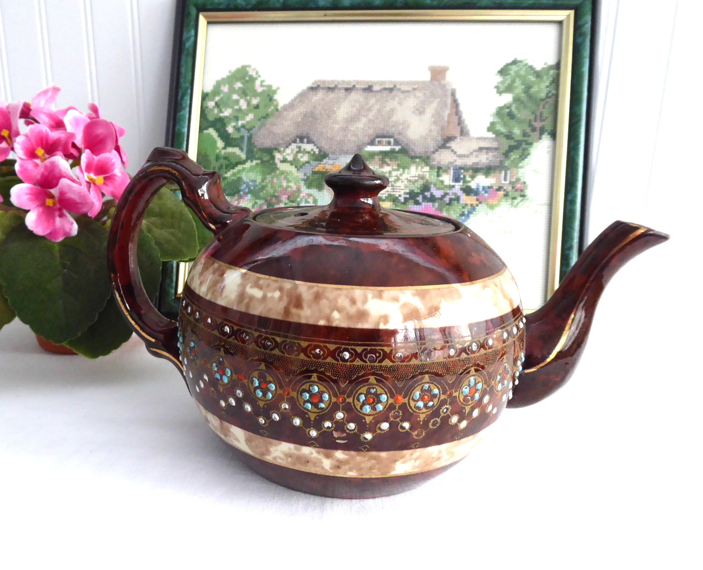 Vintage Brown Betty Teapot with Rockingham Glaze - Large 8 Cup Capacity, Hand-Painted Enamel Gold Accents (1930s Style) - Perfect for English Tea Parties, Afternoon Tea, and Collectible Home Decor