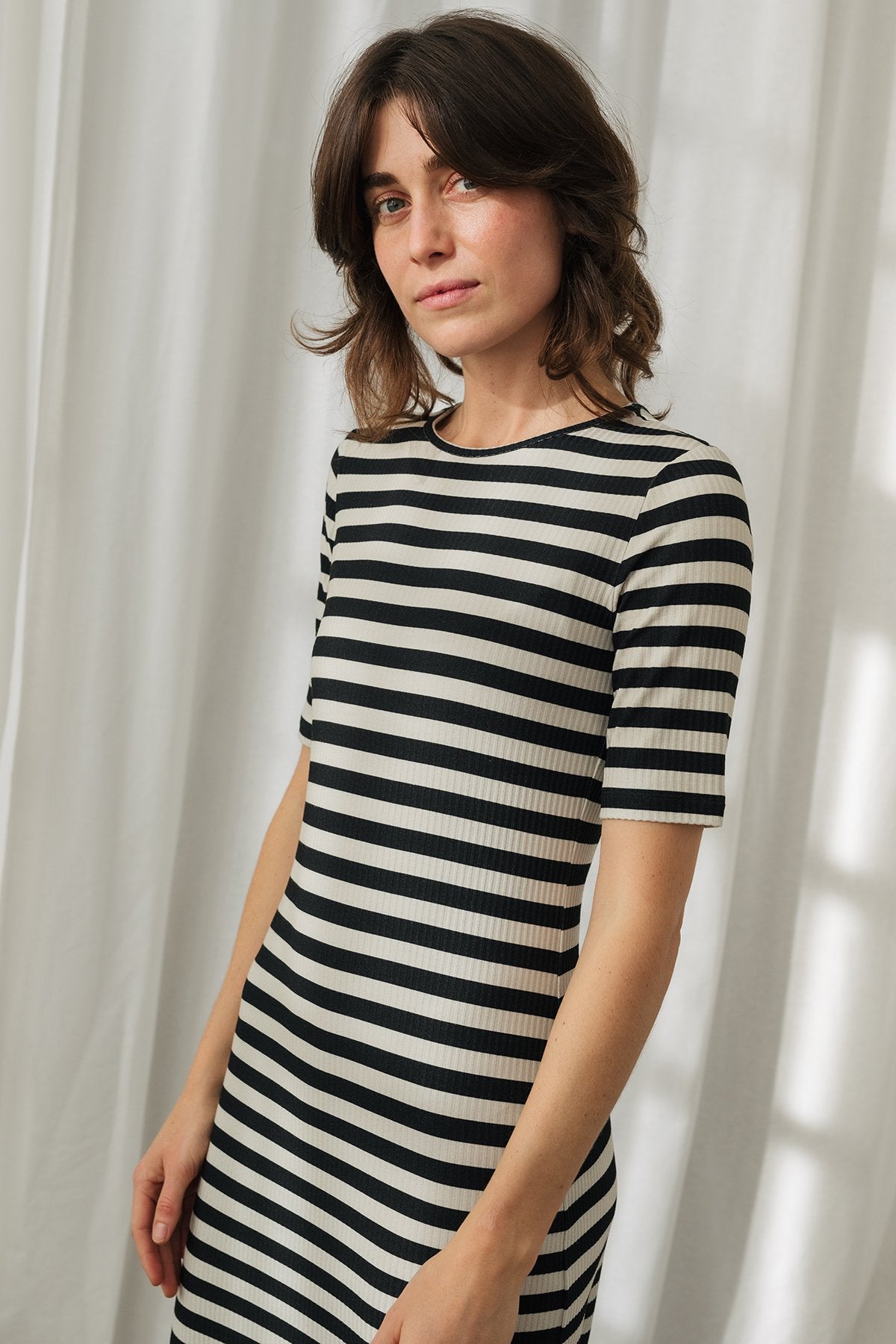 Stylish Cobh Black Stripes T-Shirt - Trendy Men's & Women's Fashion Top for Casual Wear & Street Style