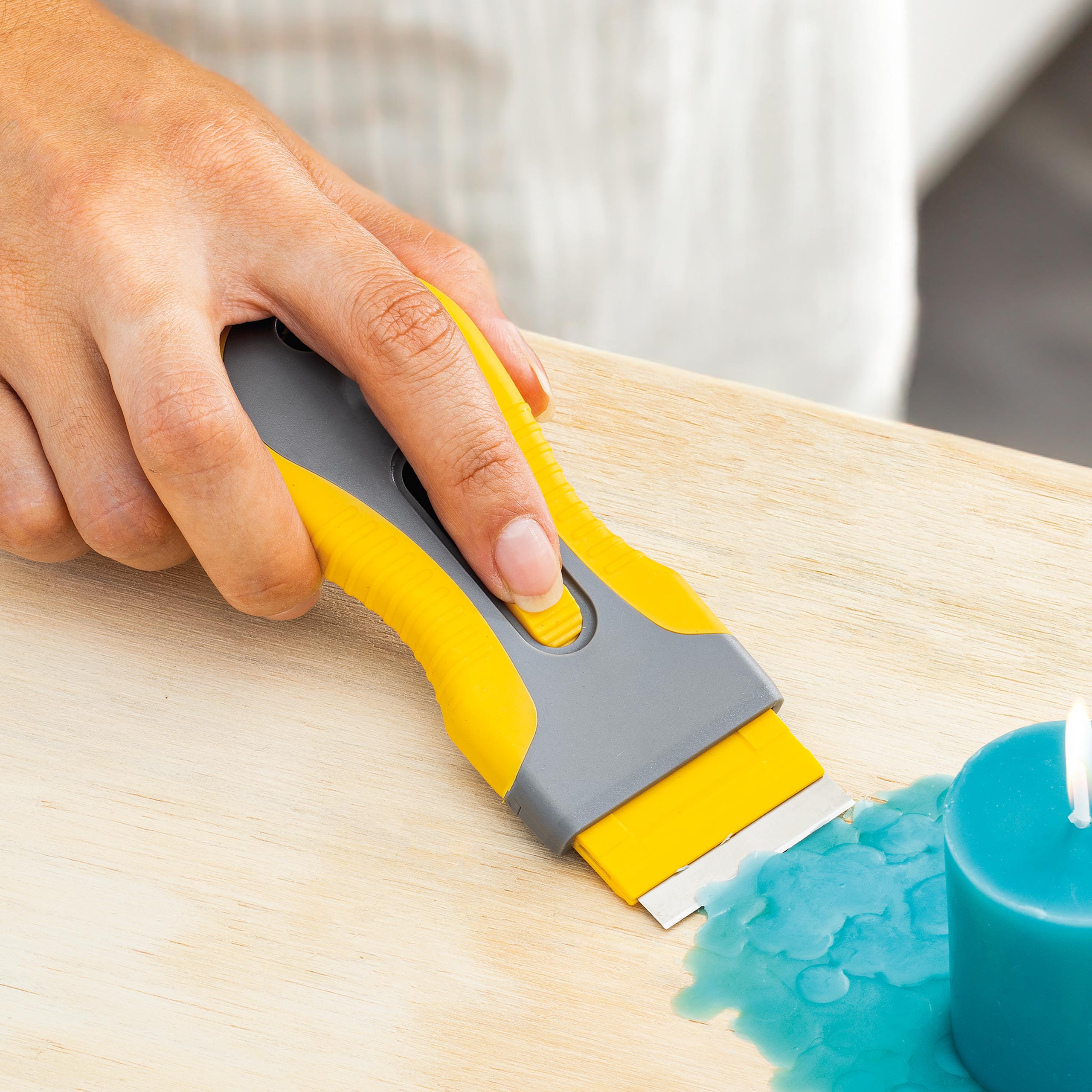 Retractable Scraper - Extendable Cleaning Tool for Kitchen, Bathroom, and Outdoor Use - Perfect for Grills, Tiles, and Glass Surfaces