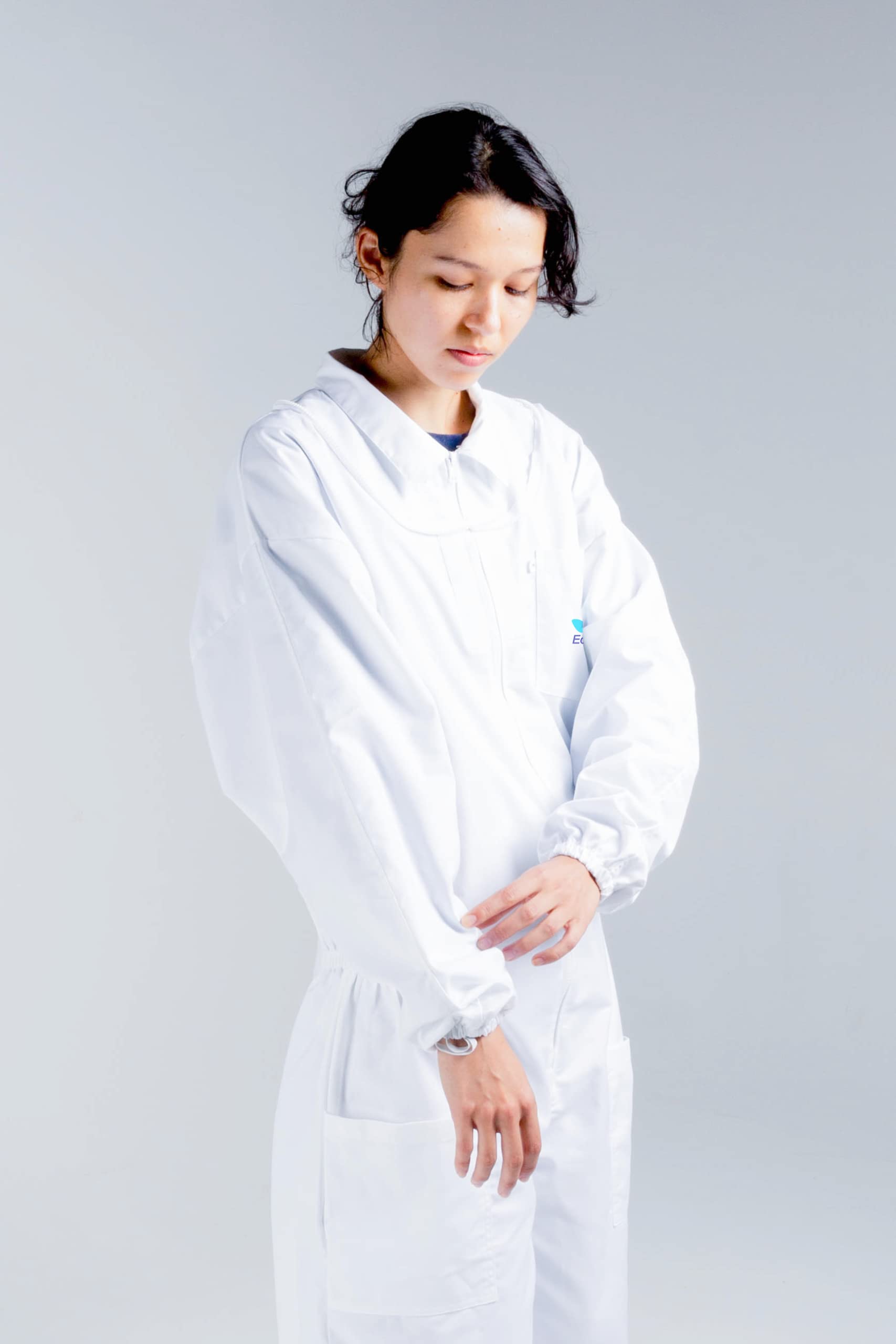 Professional Beekeeping Suit for Adults - Eco-Keeper Beekeeper Jacket with Veil & Gloves - Full Protection Beekeeping Gear for Hive Inspection & Honey Harvesting (Medium Size)