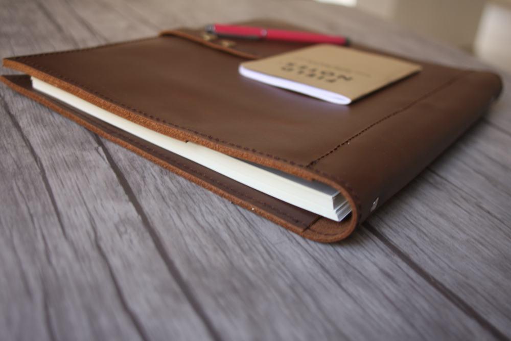 Handmade Refillable Leather Journal with Zipper - Large Size for Writing, Sketching & Travel - Perfect Gift for Writers & Artists