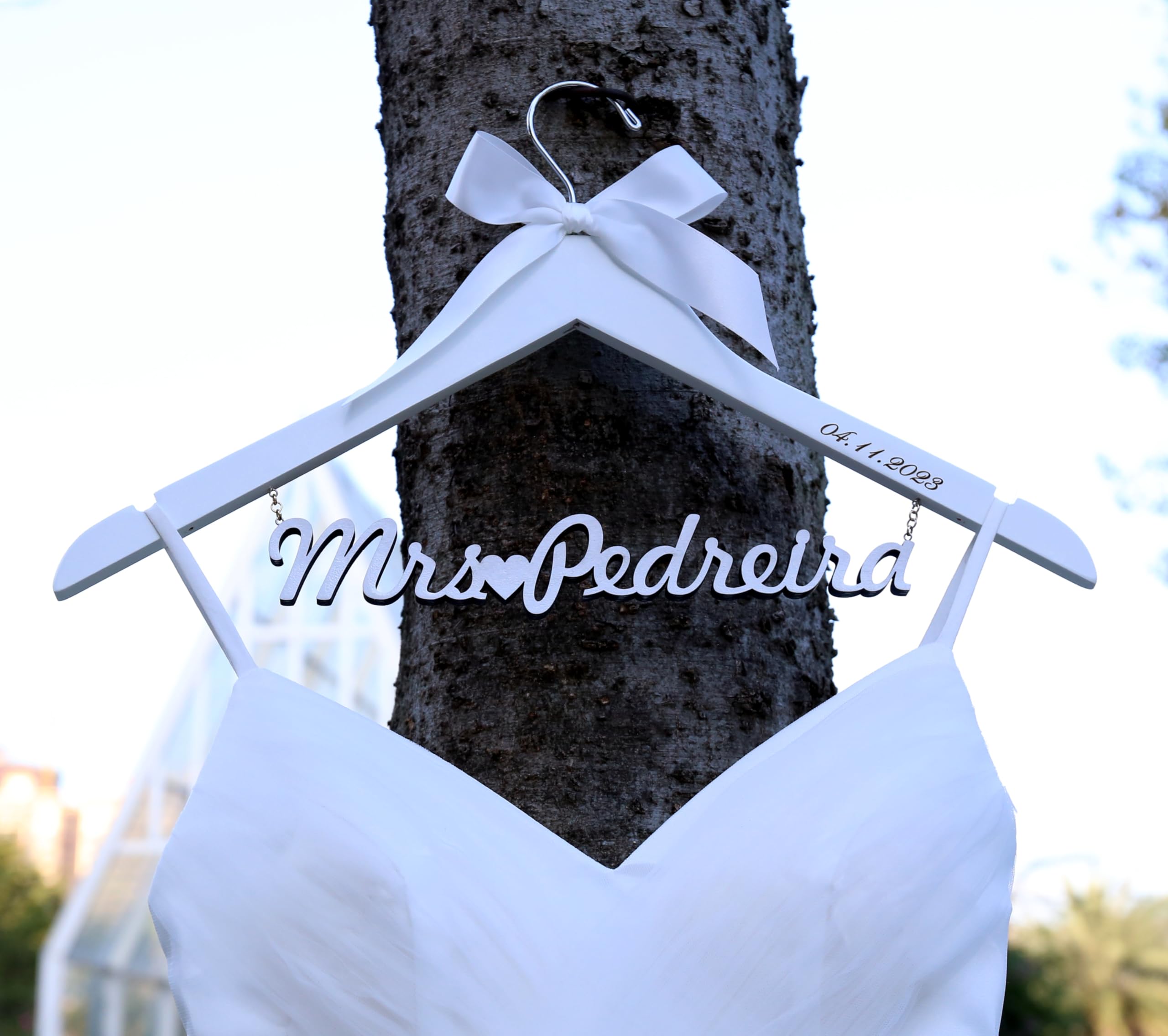 Personalized Wooden Bride Hanger - Custom Wedding Hanger with Engraving for Brides, Bridesmaids & Doctors - Perfect Gift for Wedding, Bridal Shower & Special Occasions