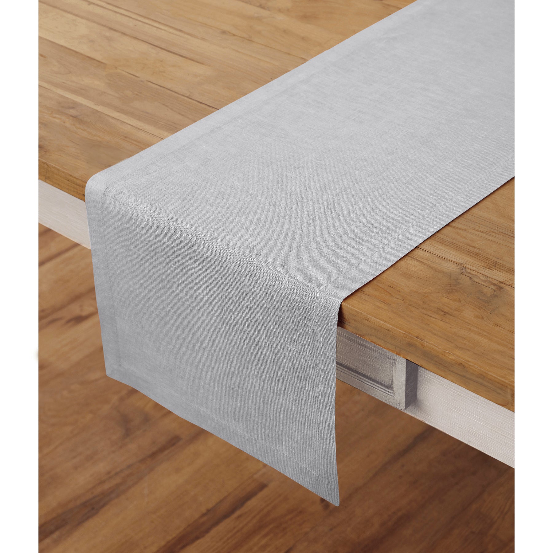 Elegant Fete Table Runner for Weddings, Parties & Events - Premium Decorative Dining Table Cover for Home & Restaurant Decor