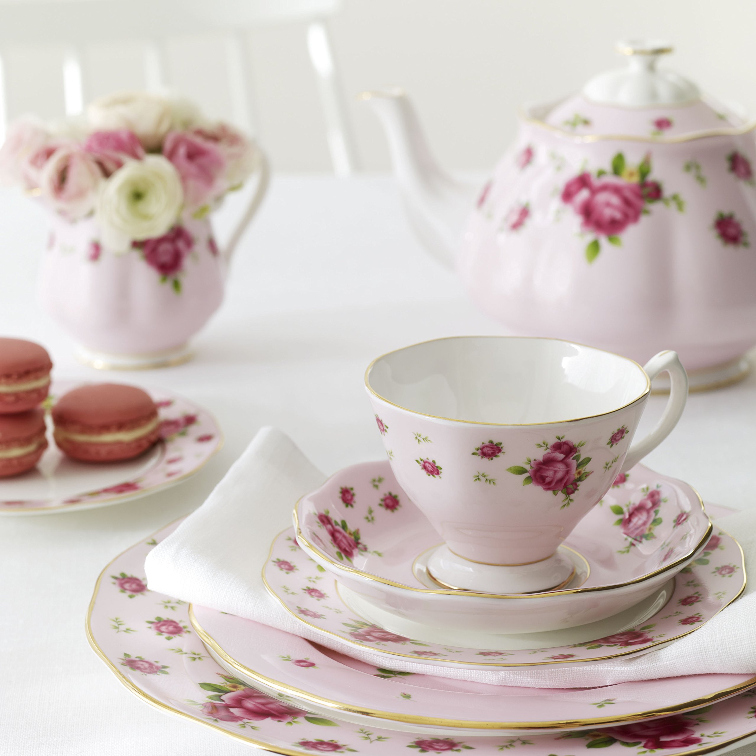 Royal Albert New Country Roses Pink 5-Piece Place Setting - Elegant Floral Dinnerware Set for Tea Parties, Weddings & Special Occasions