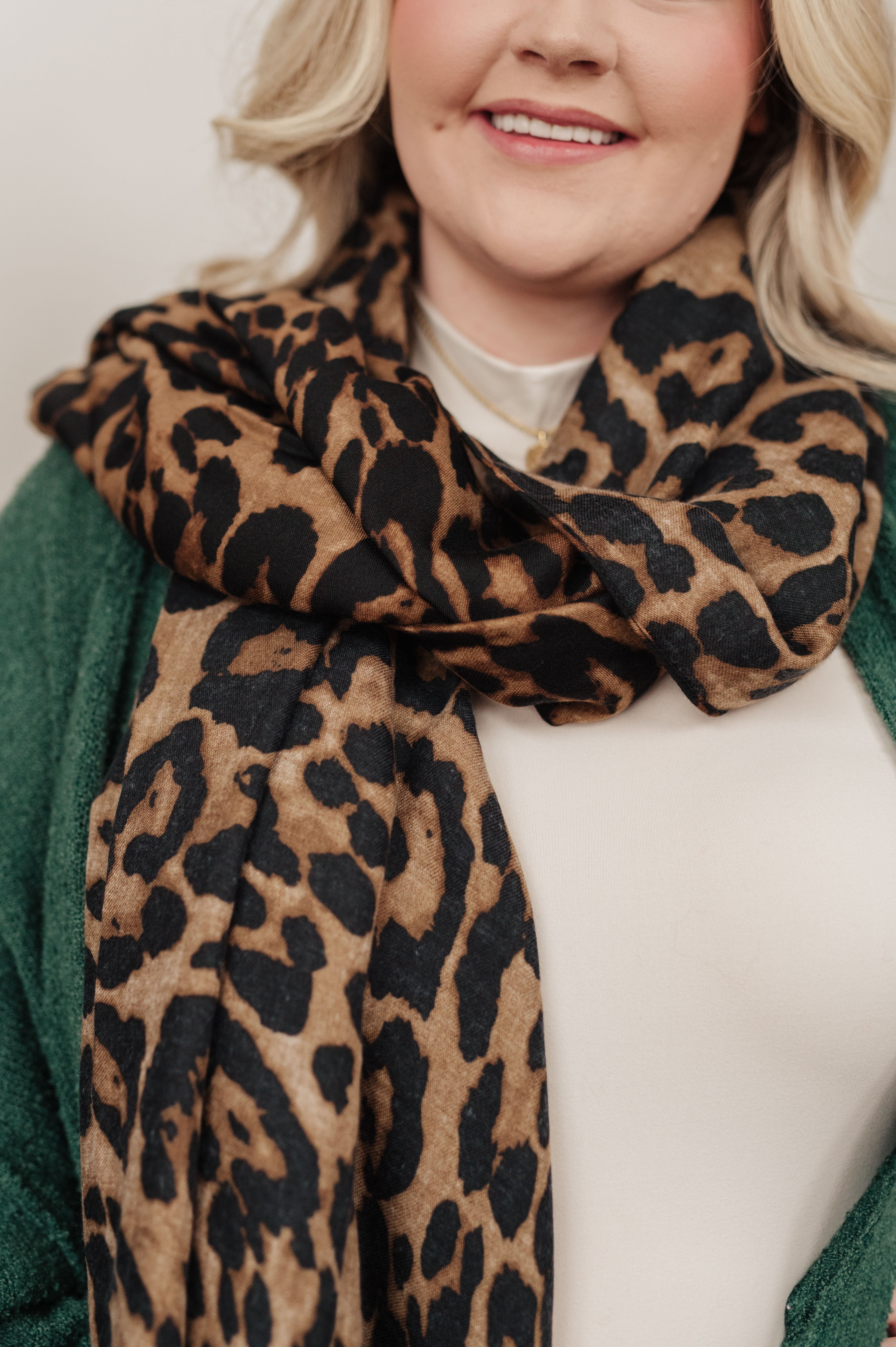 Stylish Leopard Print Scarf for Women - Soft Winter Fashion Accessory - Perfect for Cold Weather, Outfits & Gifts