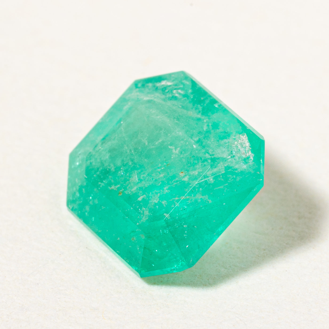 1.35ct Natural Octagonal Cut Loose Emerald Gemstone for Jewelry Making - Engagement Rings, Necklaces & Earrings | High-Quality Green Emerald Stone