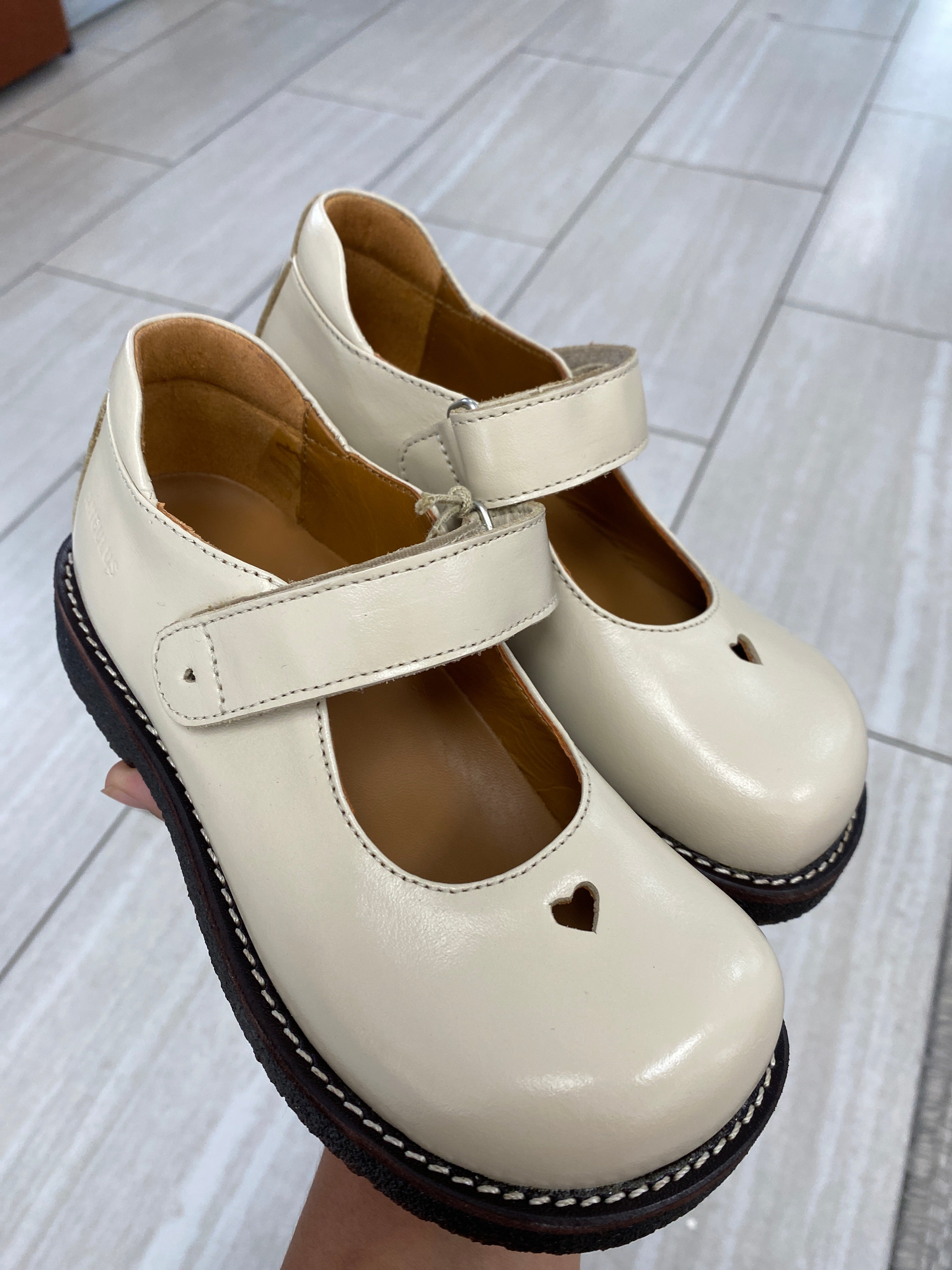 Angulus Buttermilk Heart Mary Jane Shoes for Girls - Classic Leather First Walkers with Soft Sole - Perfect for Special Occasions & Everyday Wear